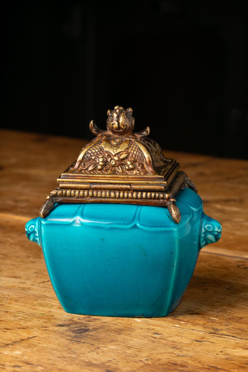 A 19th century Blue And Bronze Inkwell By Théodore Deck For Sale 8