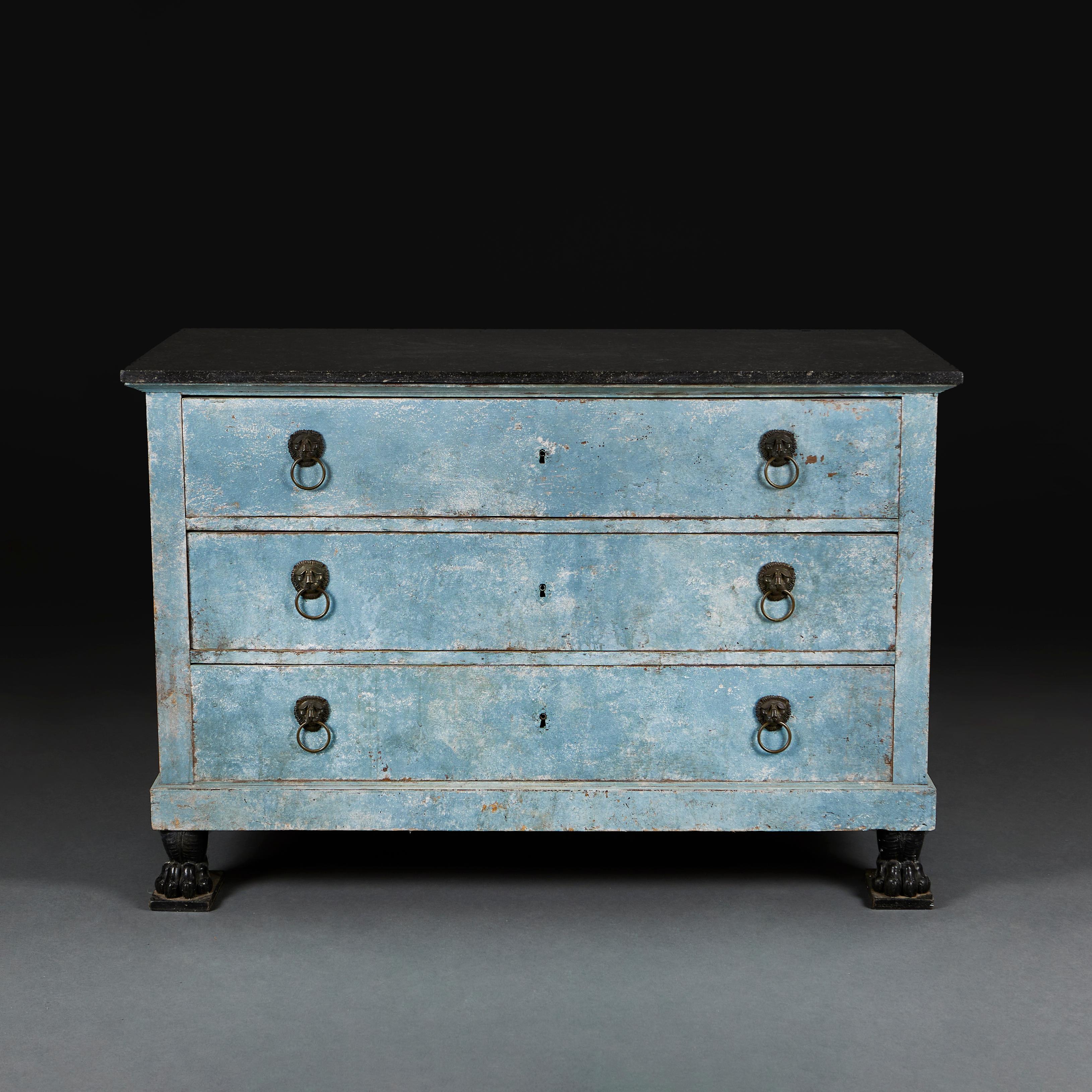 A 19TH Century Blue Painted Commode In Good Condition For Sale In London, GB