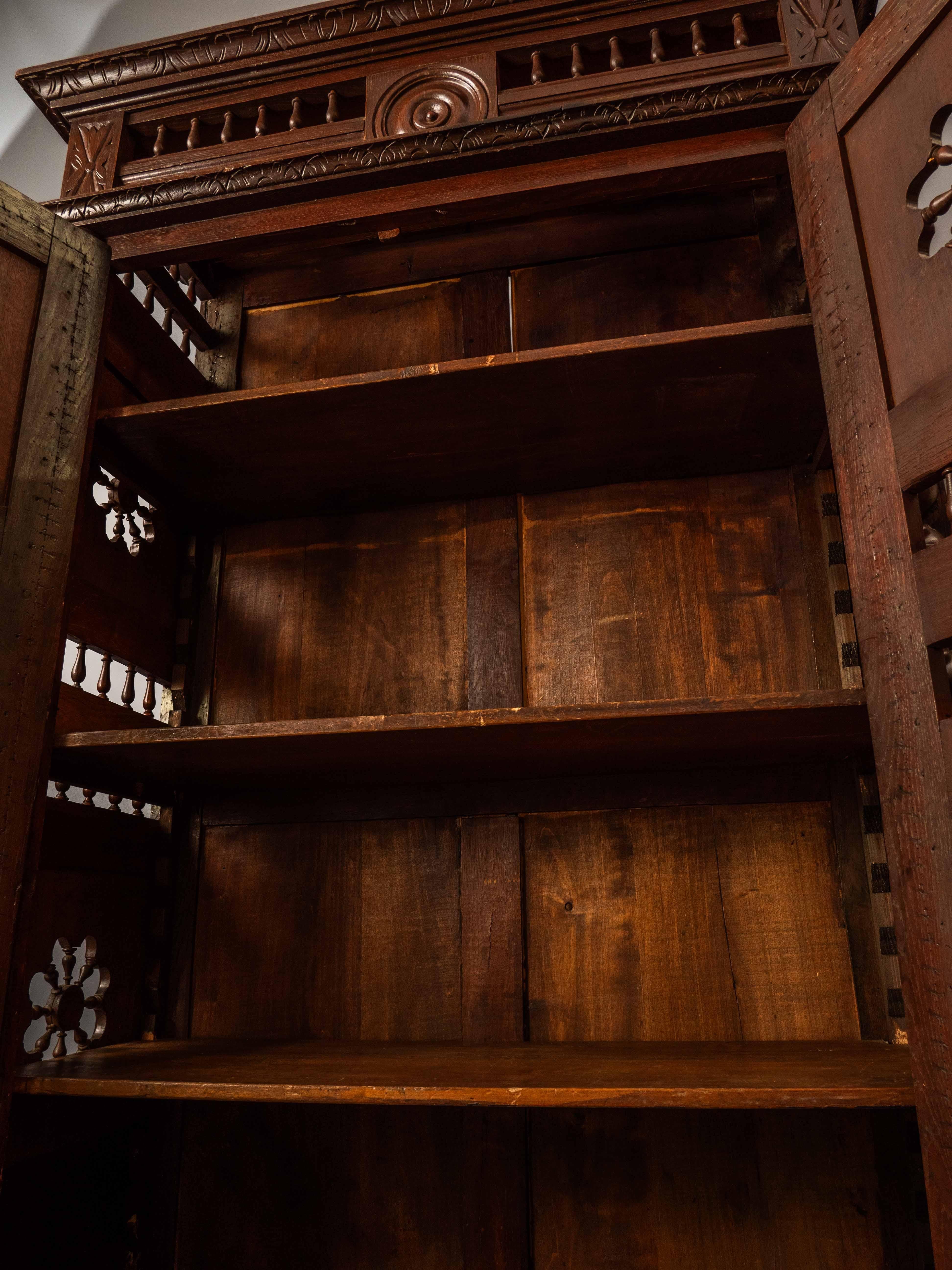 A 19th century Breton cabinet. Master carving For Sale 2
