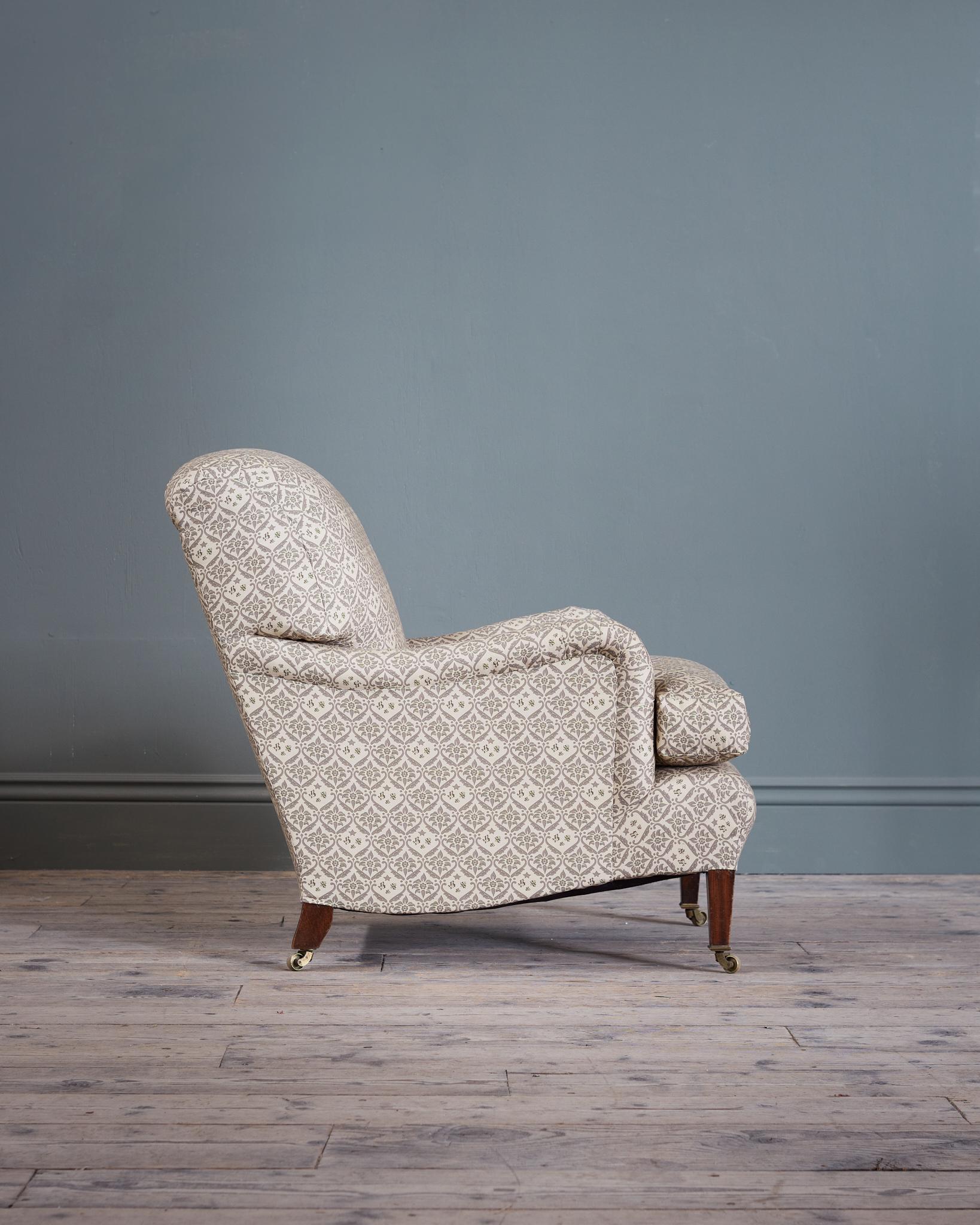 Sillón Bridgewater Howard and Sons del siglo XIX, con pata cónica cuadrada Inglés en venta