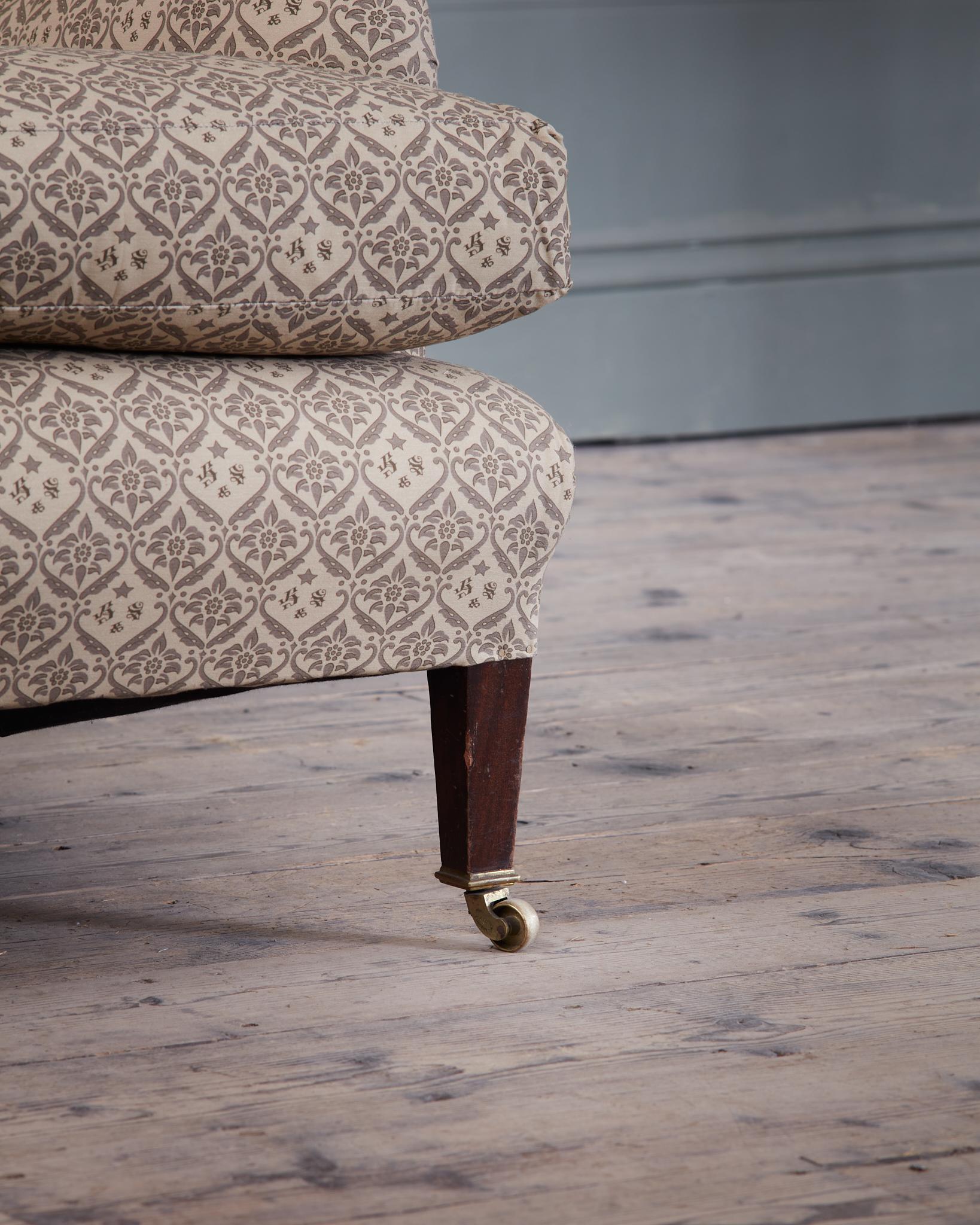 Sillón Bridgewater Howard and Sons del siglo XIX, con pata cónica cuadrada en Bueno estado para la venta en London, GB