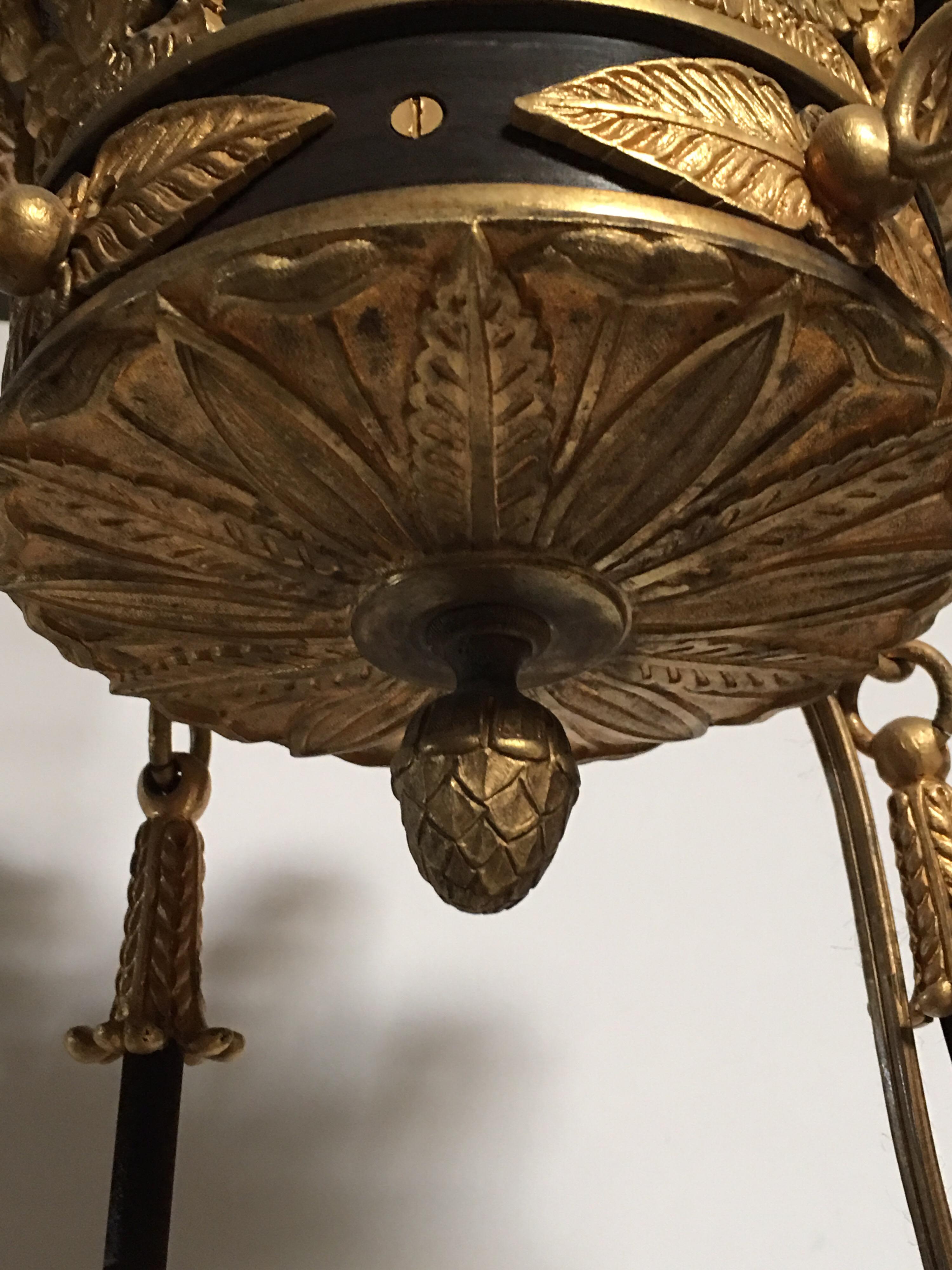 Lustre de style Empire du XIXe siècle en bronze et bronze doré en vente 8