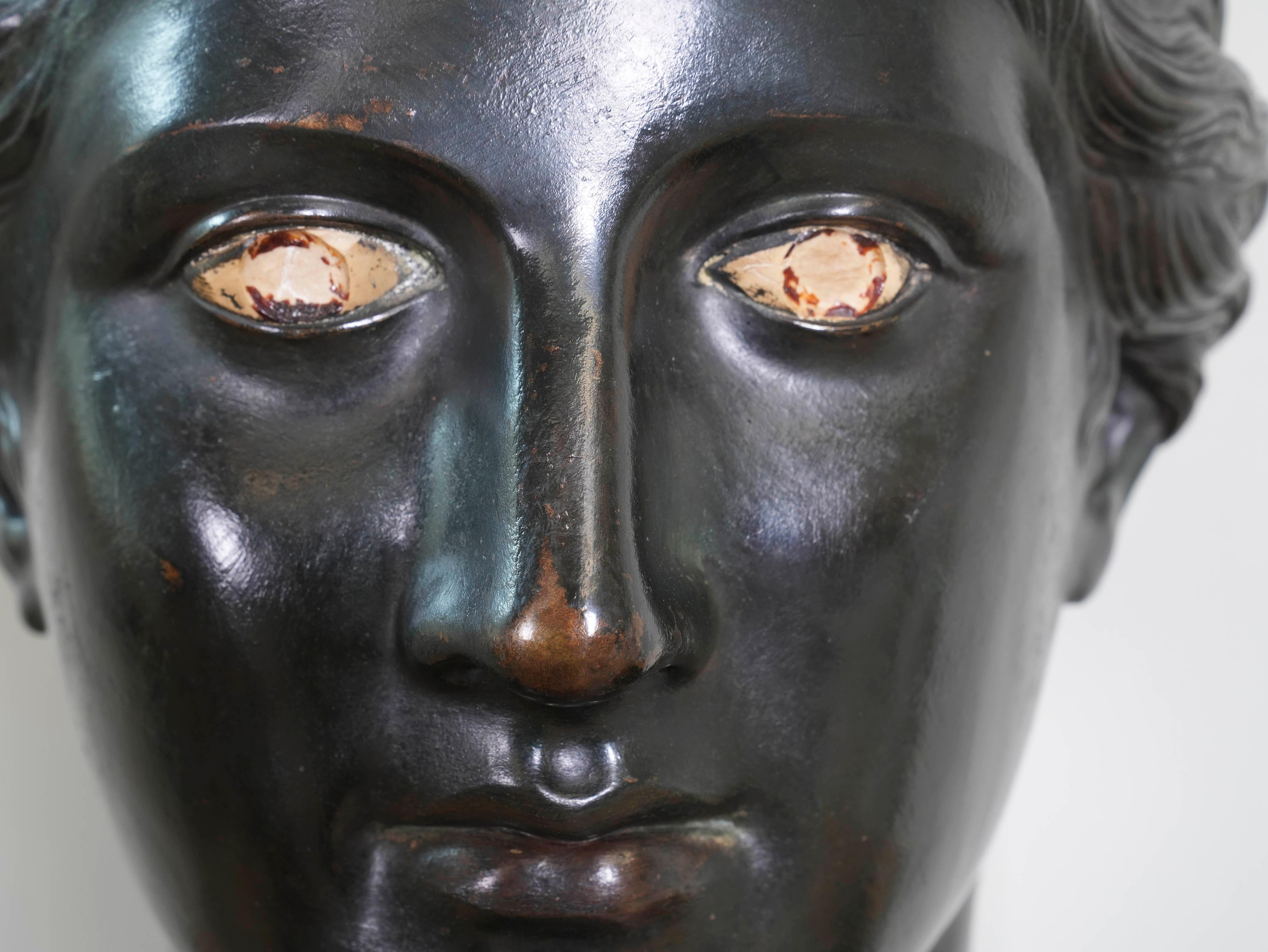 19th Century Bronze of the Poet Sappho In Good Condition In Conwy, GB