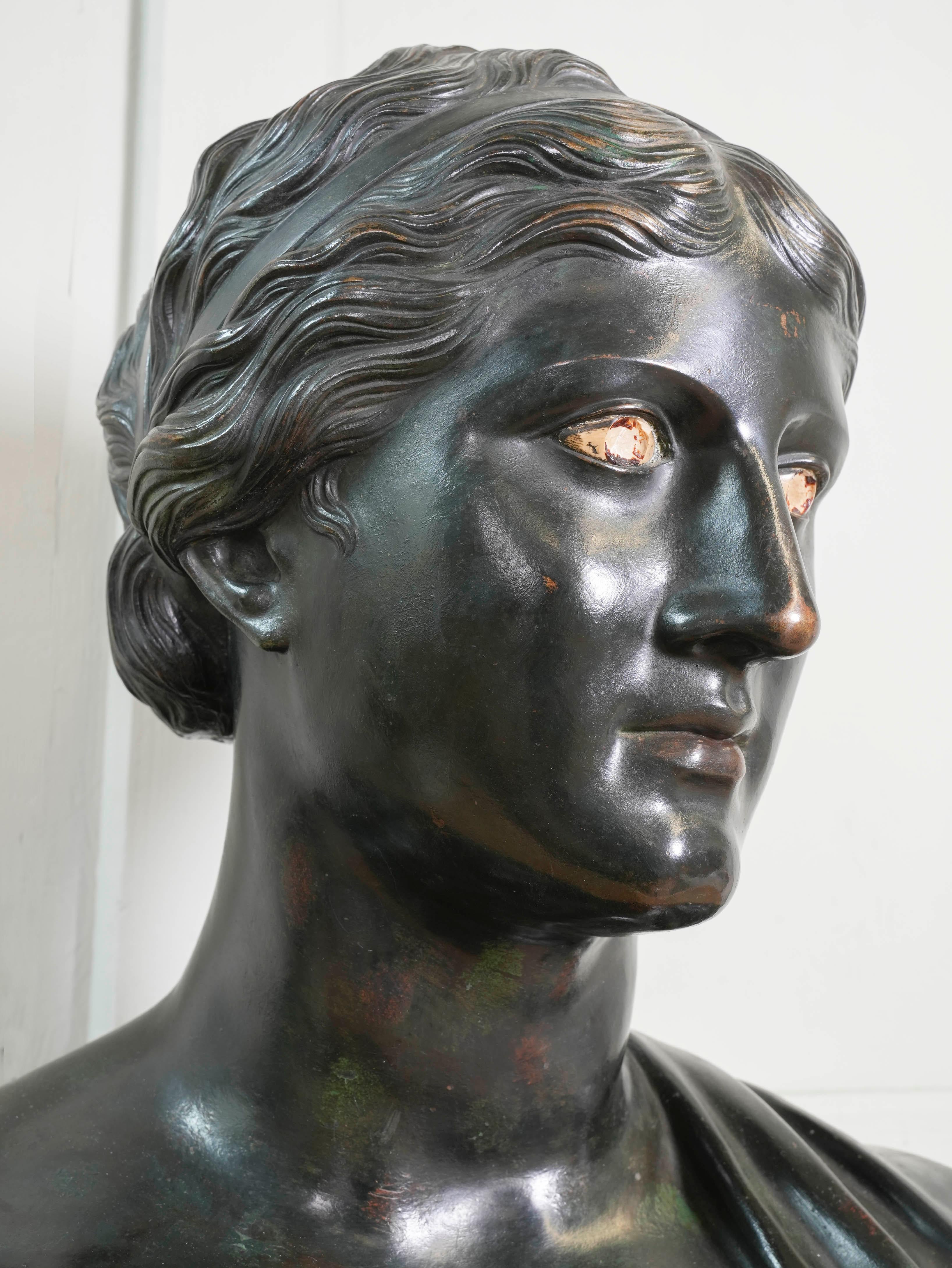 italien Bronze du XIXe siècle représentant la poétesse Sappho