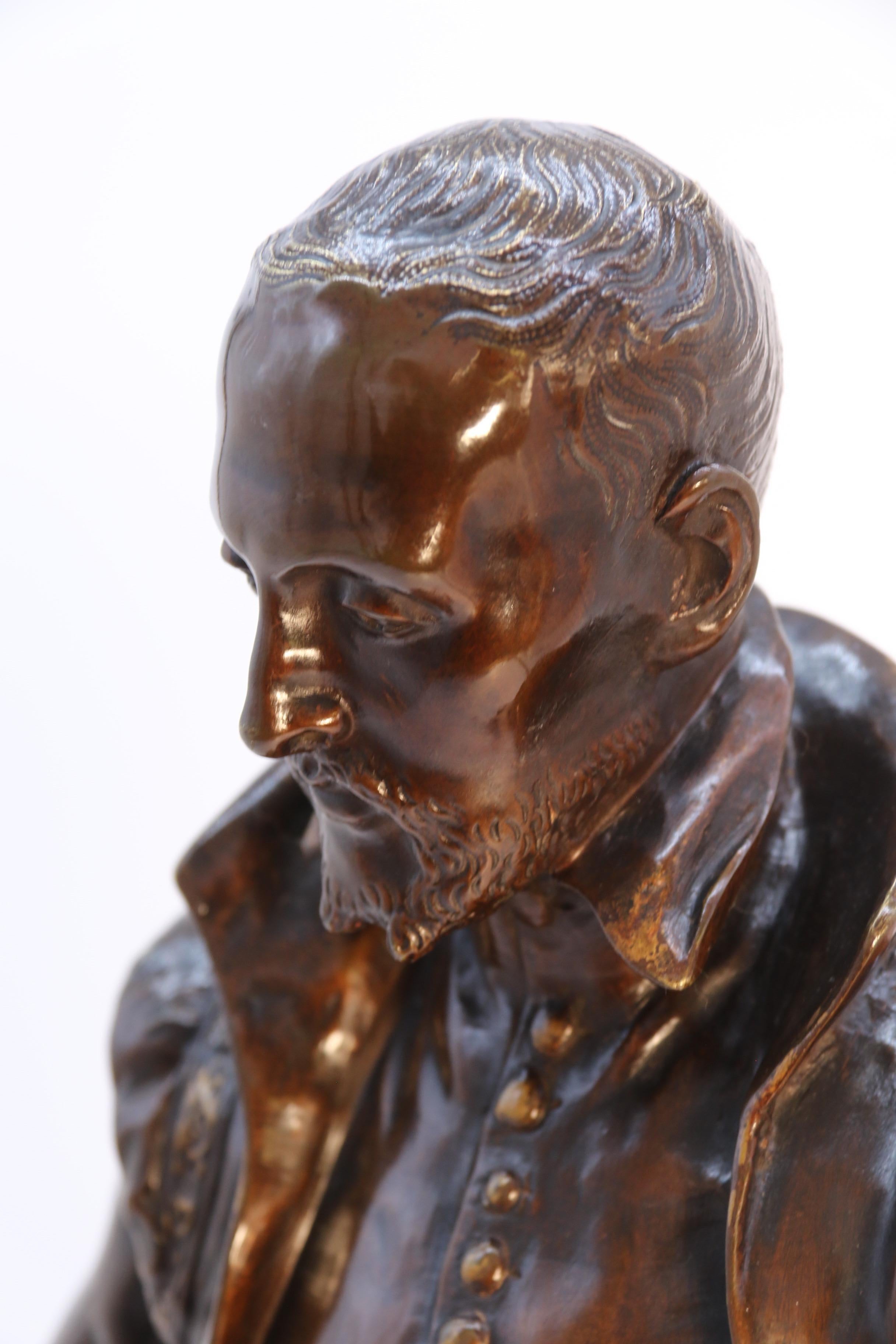 The 19th century bronze study of the French poet Joachim de Bellay by L Adolphe en vente 8