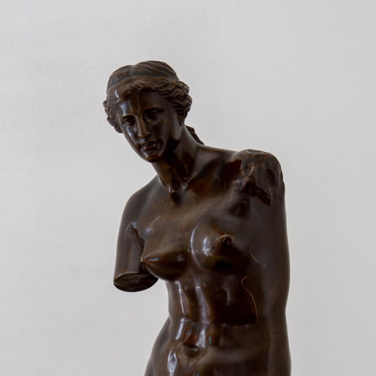 19th Century Bronze 'Venus De Milo' Signed F. Barbedienne In Good Condition In Donhead St Mary, Wiltshire