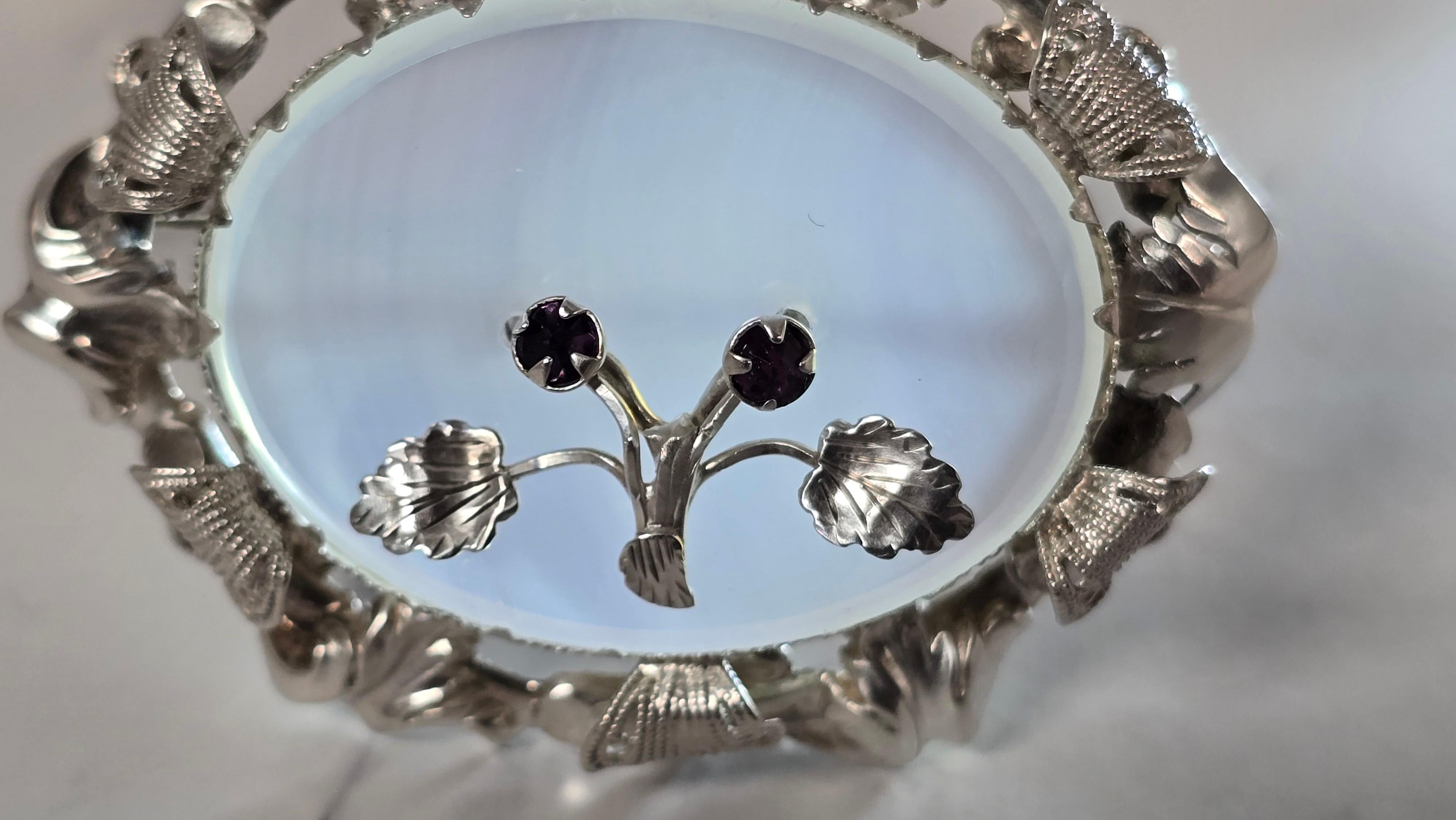 British A 19th century chalcedony, amethyst and silver brooch circa 1860 For Sale