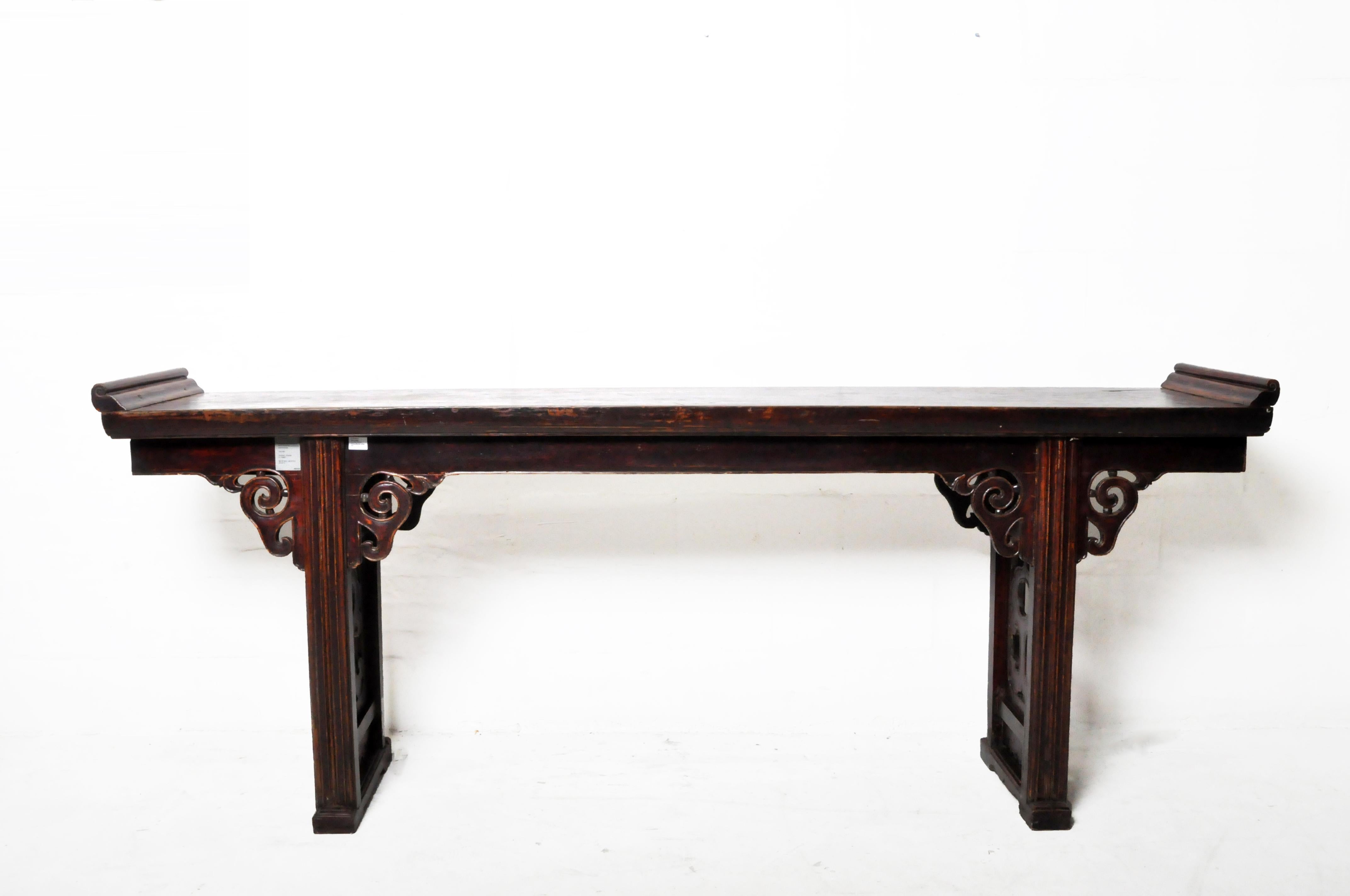 19th Century Chinese Altar Table In Good Condition For Sale In Chicago, IL
