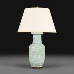 Eine chinesische Rouleau-Vase aus Seladon aus dem 19. Jahrhundert als Lampe
