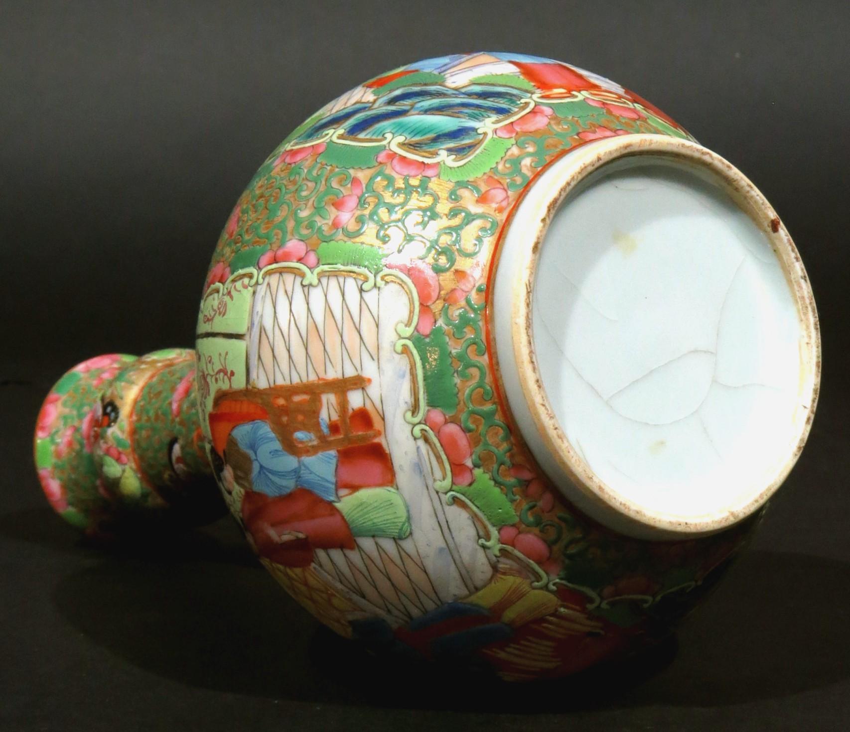 A 19th Century Chinese Enamelled Canton Porcelain Bottle Vase, Late Qing Period For Sale 2
