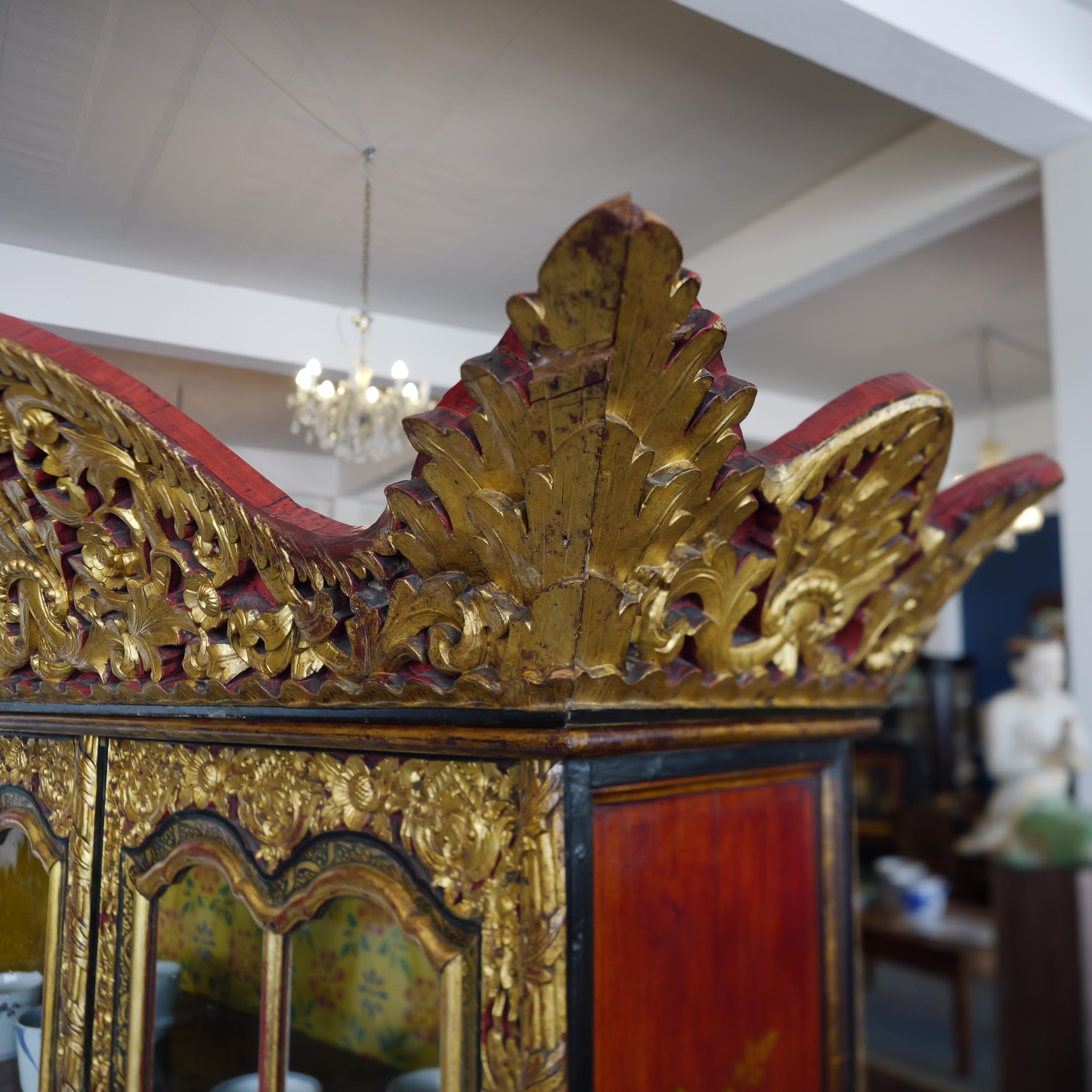 Hand-Carved A 19th Century Chinese Export Carved lacquer Paint and Gilt  For Sale