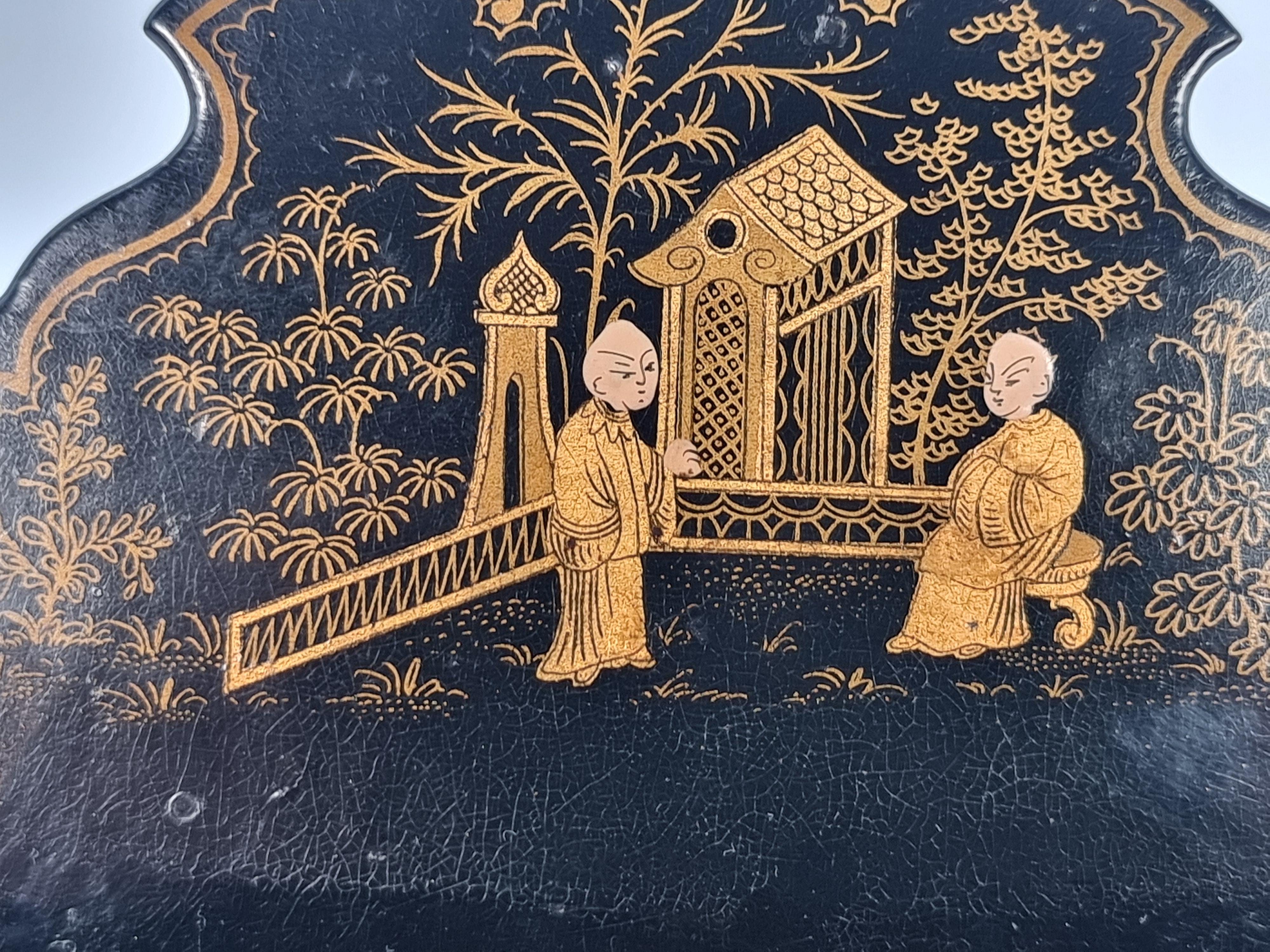 Hand-Crafted A 19th century Chinese export chinoiserie decorated papier mache  wall pocket. For Sale