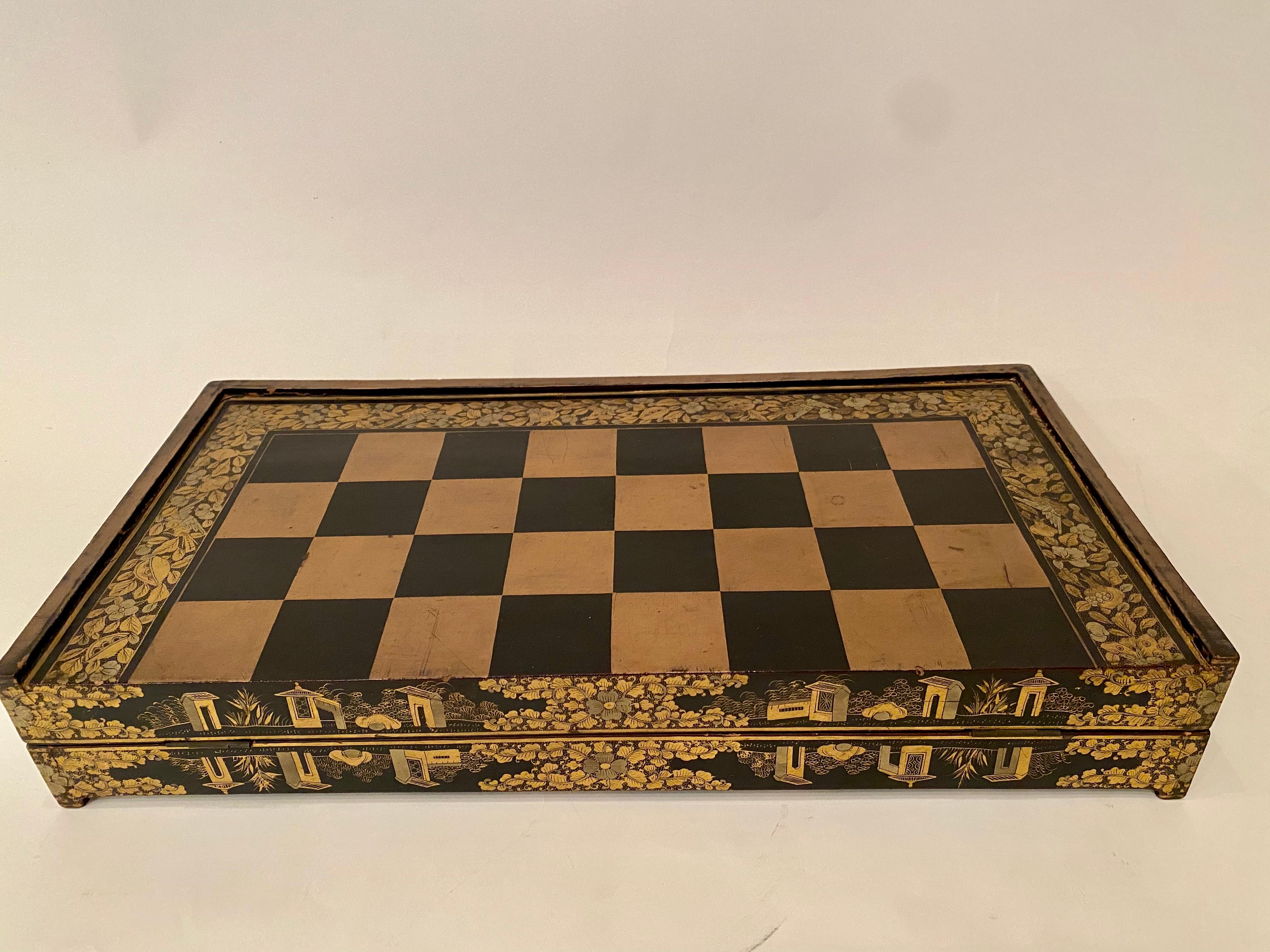 19th Century Chinese Export Lacquer Chess and Backgammon Board In Good Condition For Sale In Brea, CA