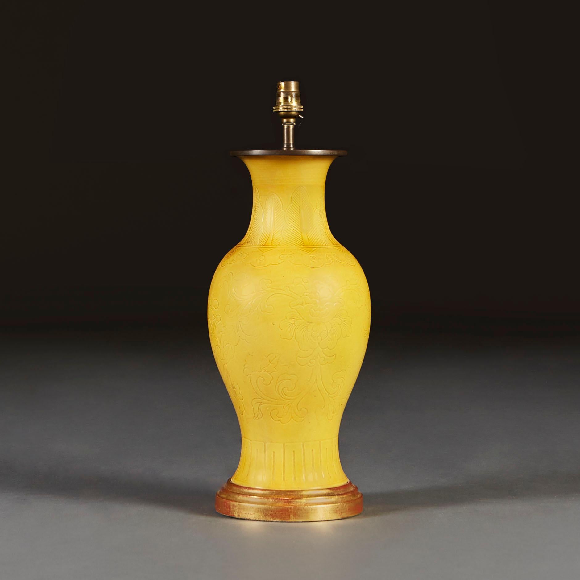 19th Century Chinese Yellow Vase as a Table Lamp with Giltwood Base In Good Condition In London, GB