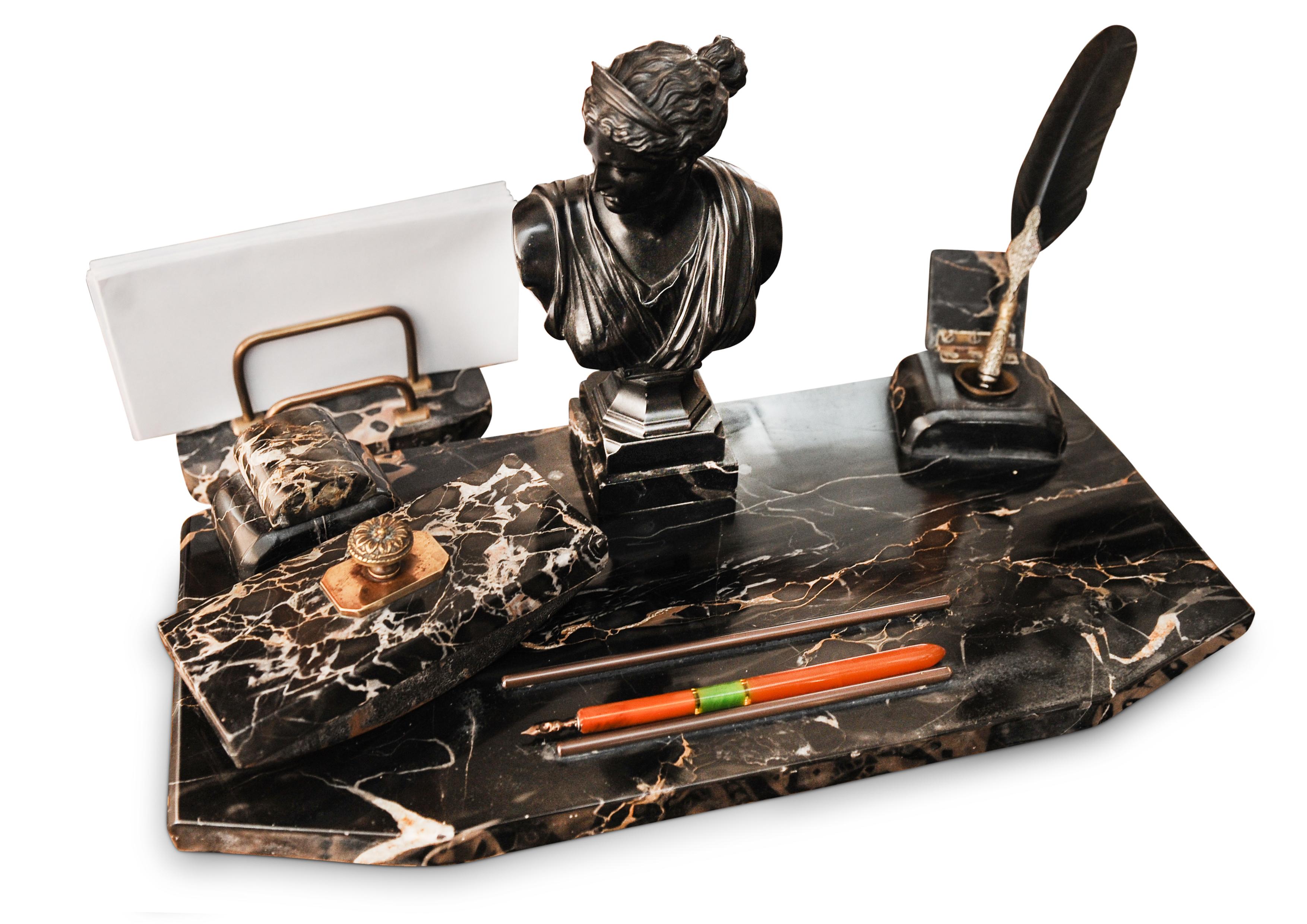 Antikes viktorianisches klassisches dreiteiliges Schreibtisch-Set aus Marmor und Bronze, Grand Tour im Zustand „Gut“ im Angebot in Reading, Berkshire