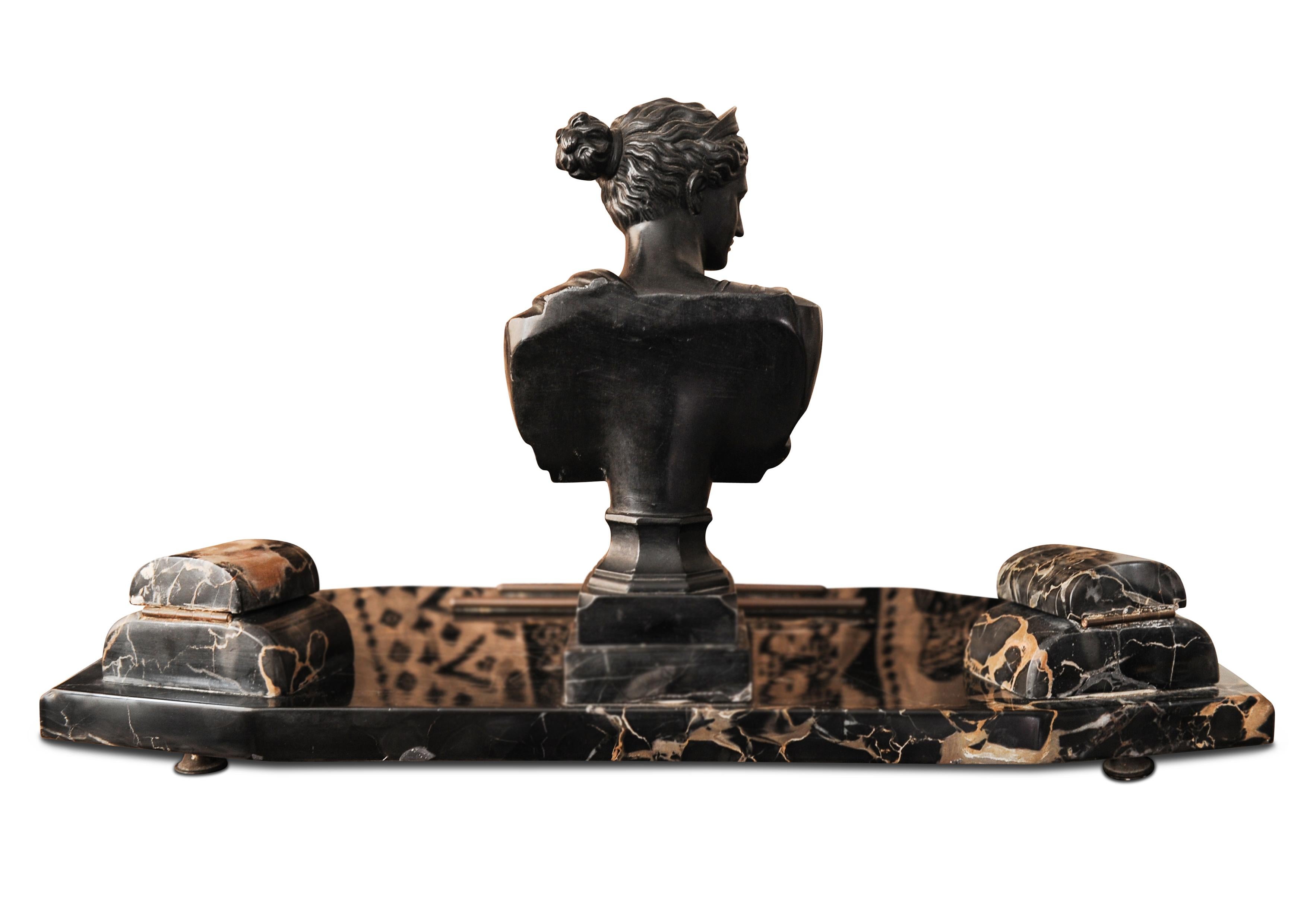Antikes viktorianisches klassisches dreiteiliges Schreibtisch-Set aus Marmor und Bronze, Grand Tour im Angebot 1