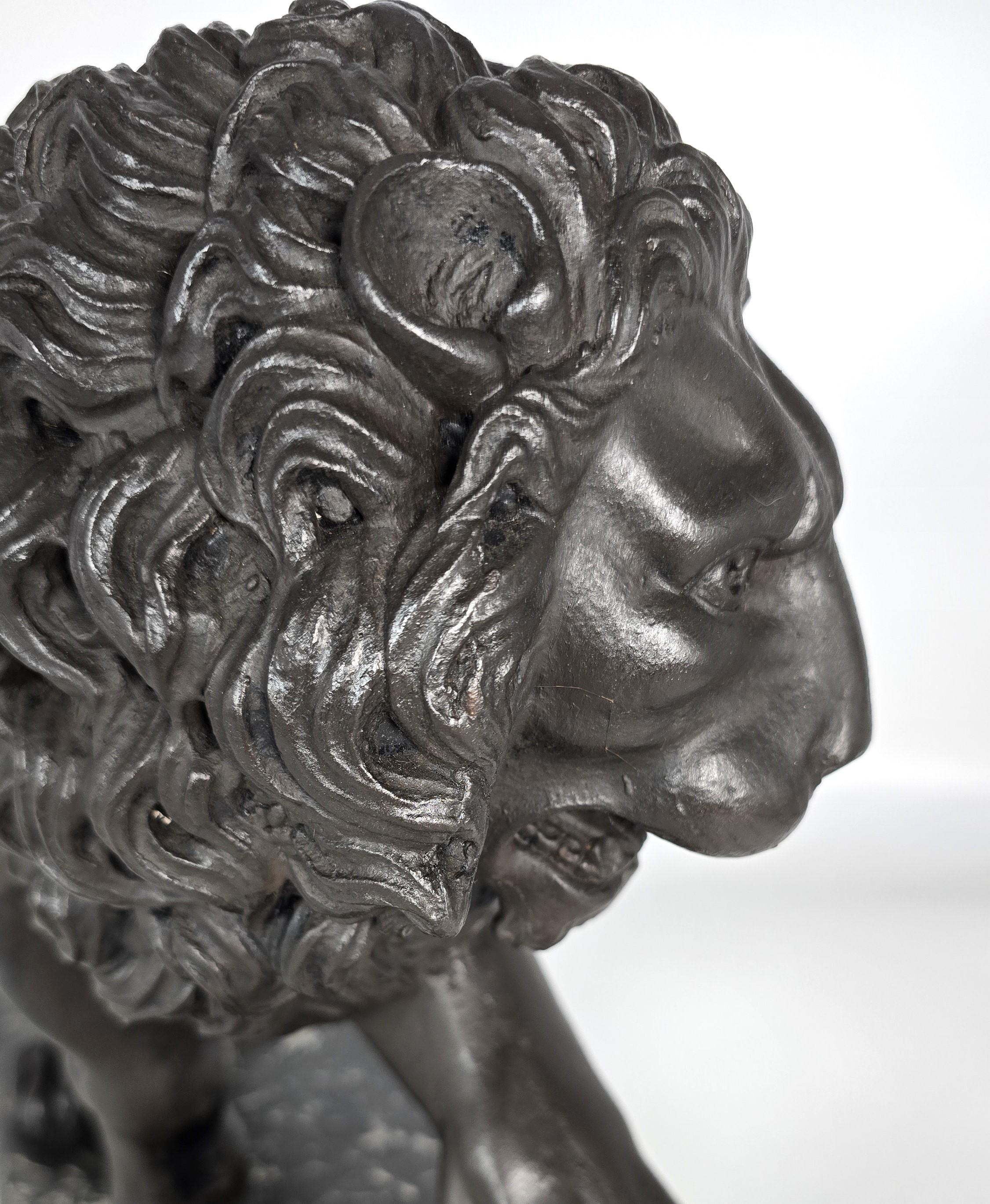Sculpture classique du XIXe siècle représentant un lion de Médicis, anglaise vers 1850 en vente 7