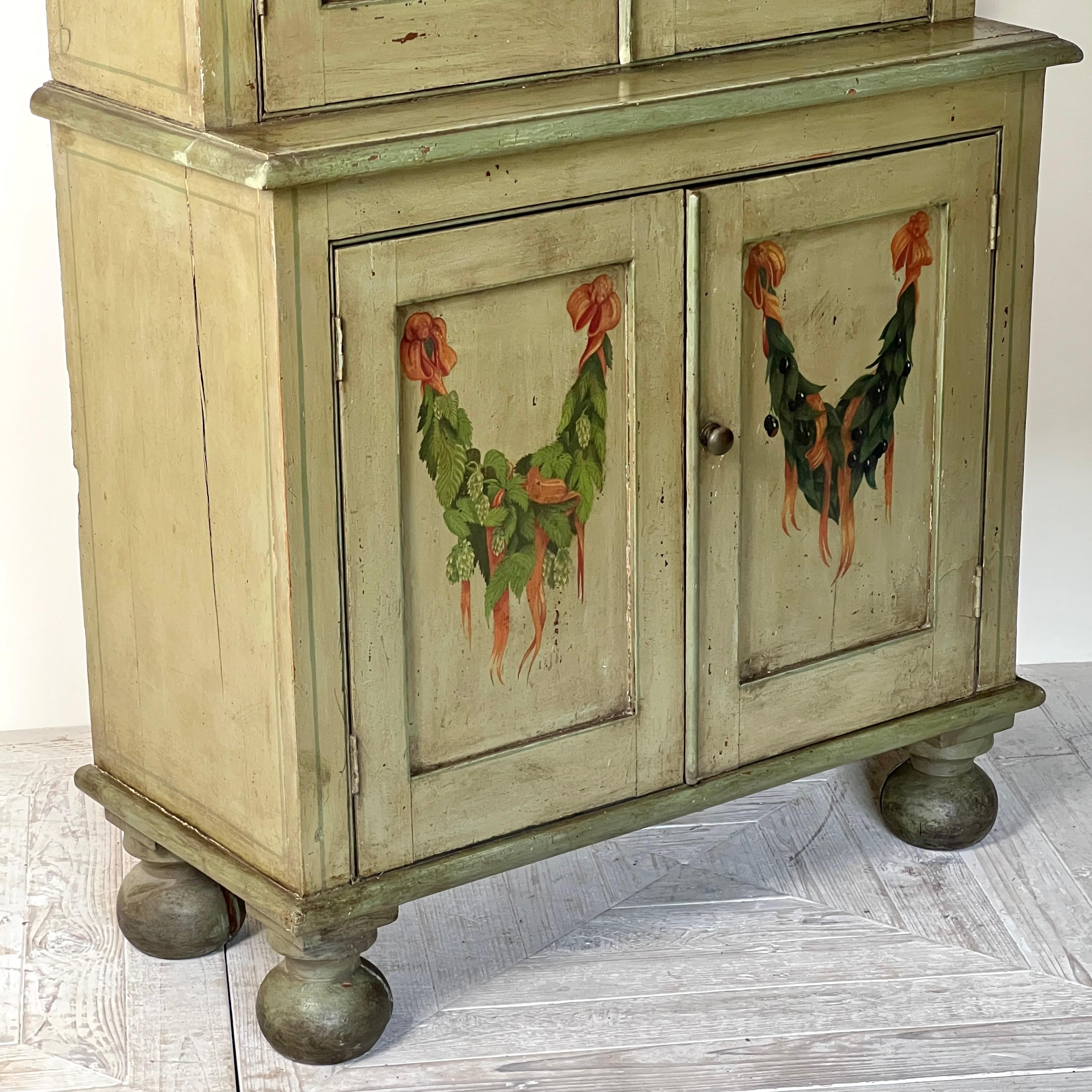 Kontinentaler bemalter Schrank oder Larder aus dem 19. Jahrhundert im Angebot 9