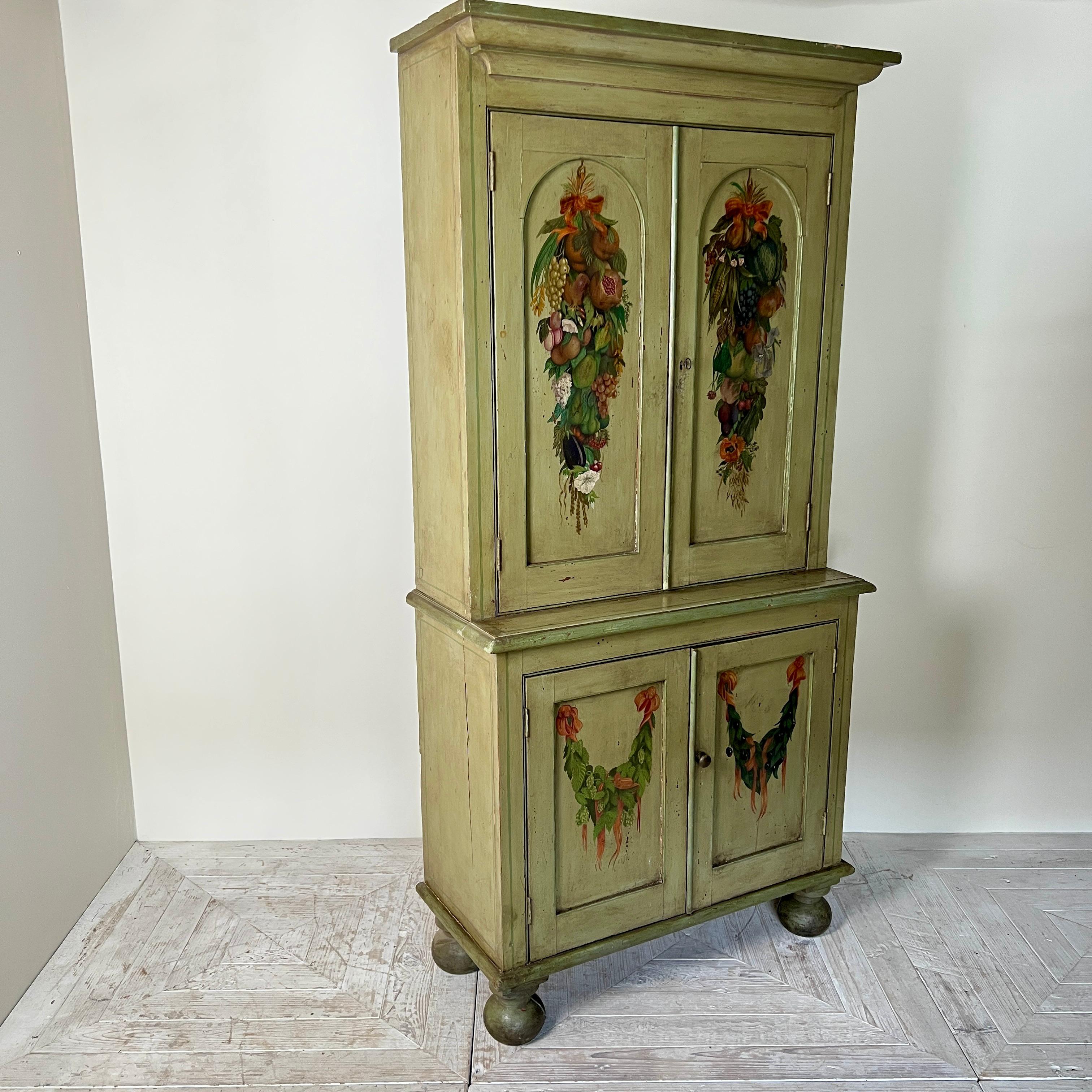 Kontinentaler bemalter Schrank oder Larder aus dem 19. Jahrhundert (Land) im Angebot