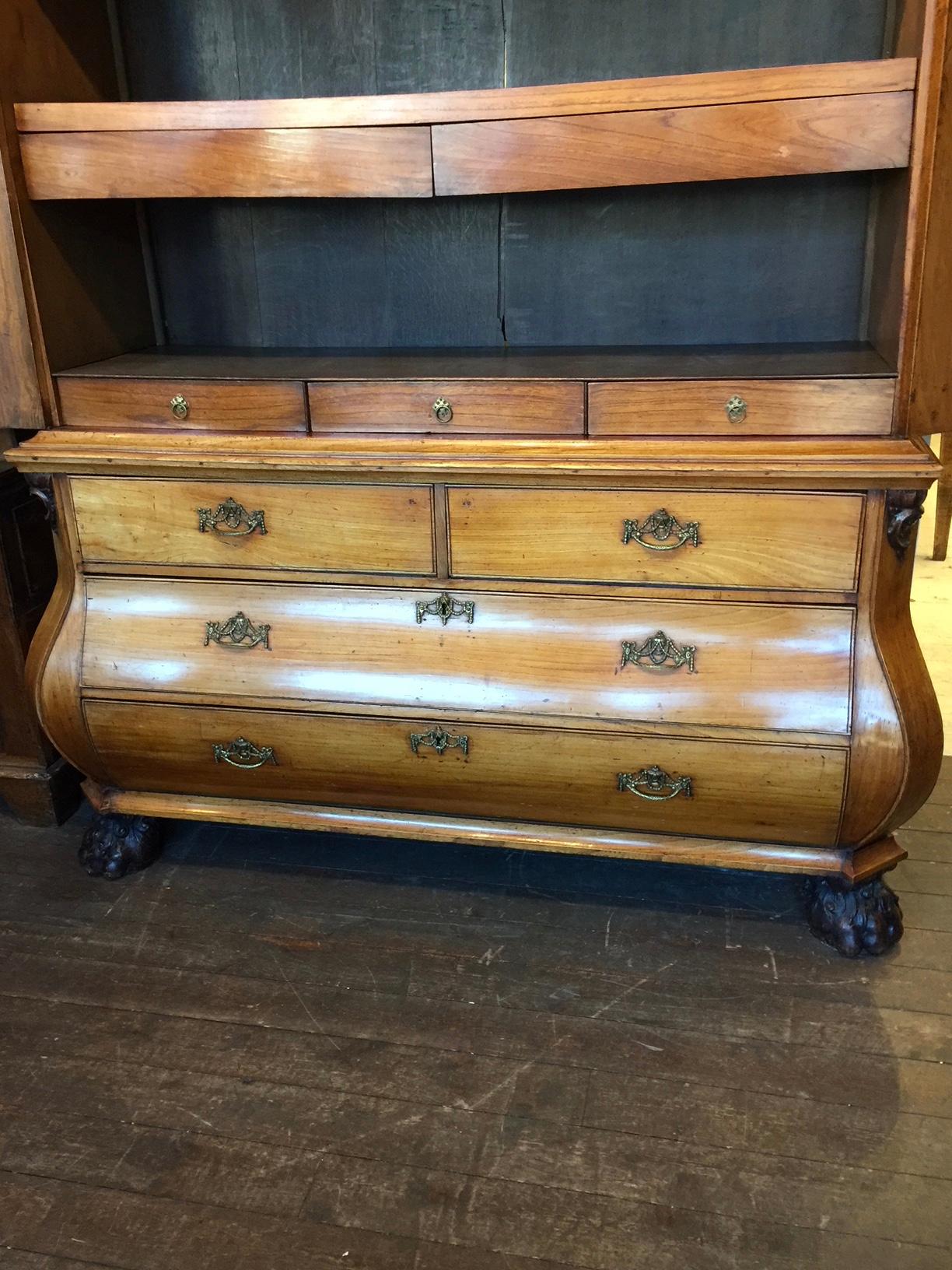 19th Century Dutch Ash Linen Press or Cabinet In Good Condition In Heathfield, East Sussex