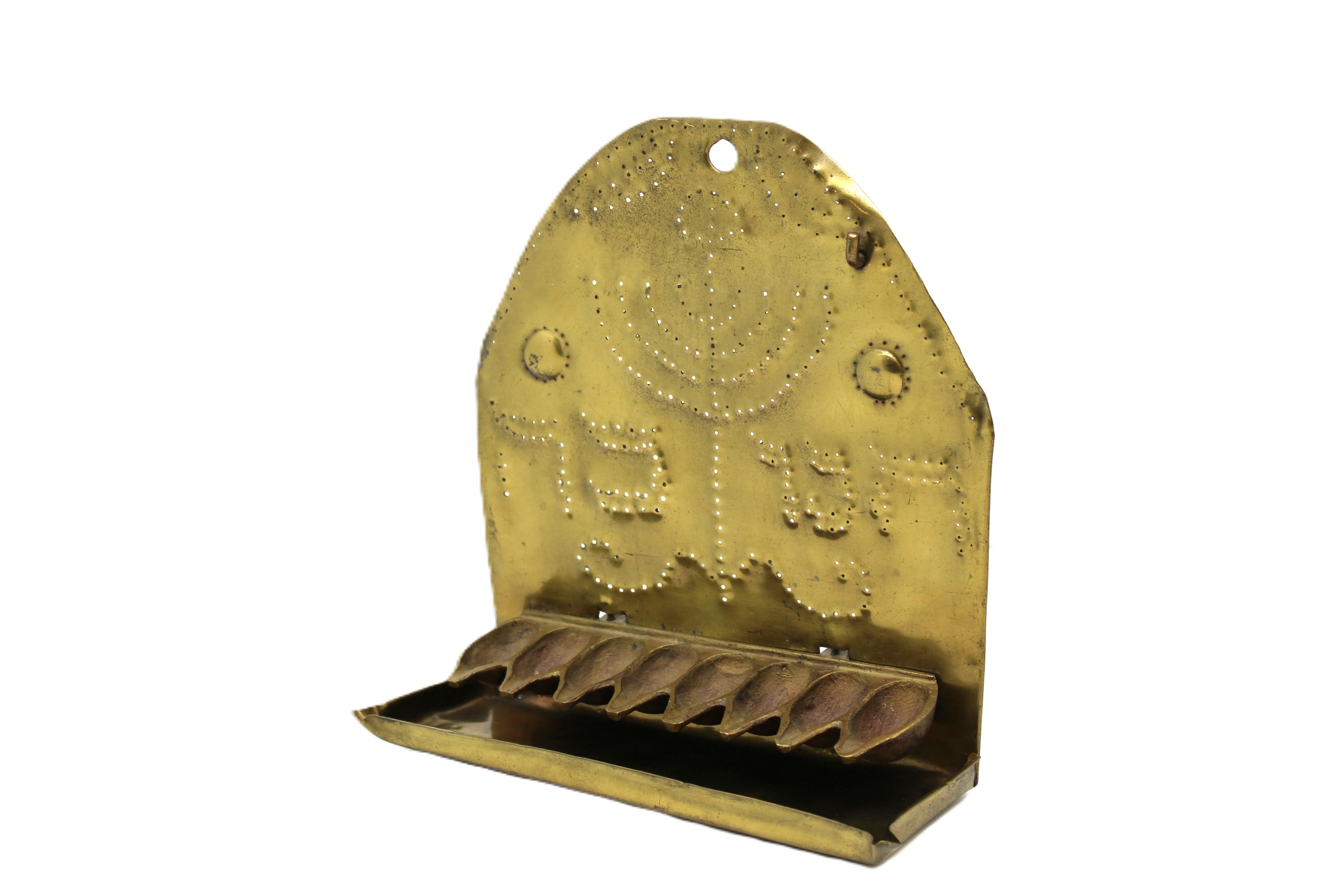 Néerlandais A 19th Century Dutch Brass Hanukkah Lamp en vente