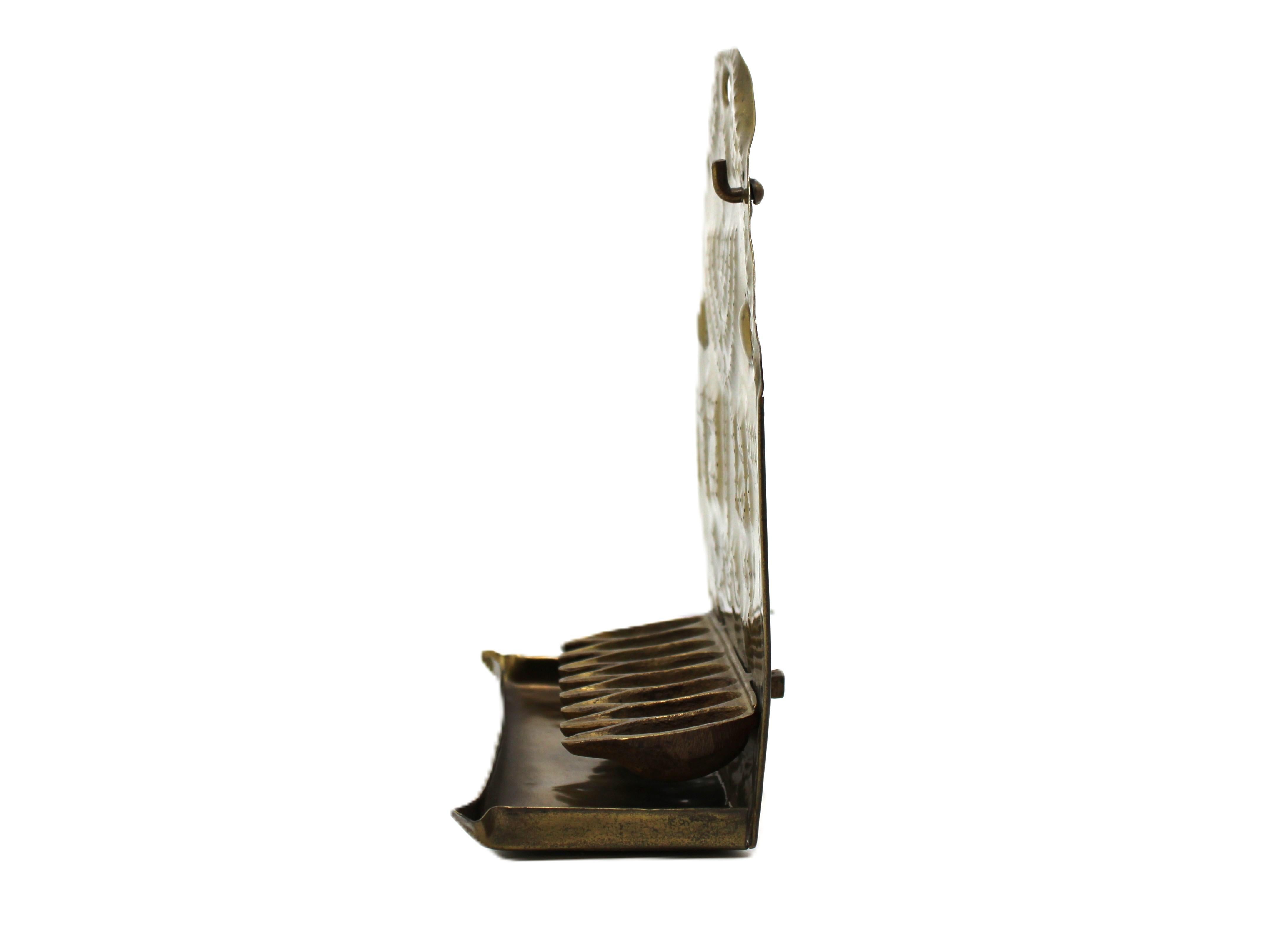 Laiton A 19th Century Dutch Brass Hanukkah Lamp en vente
