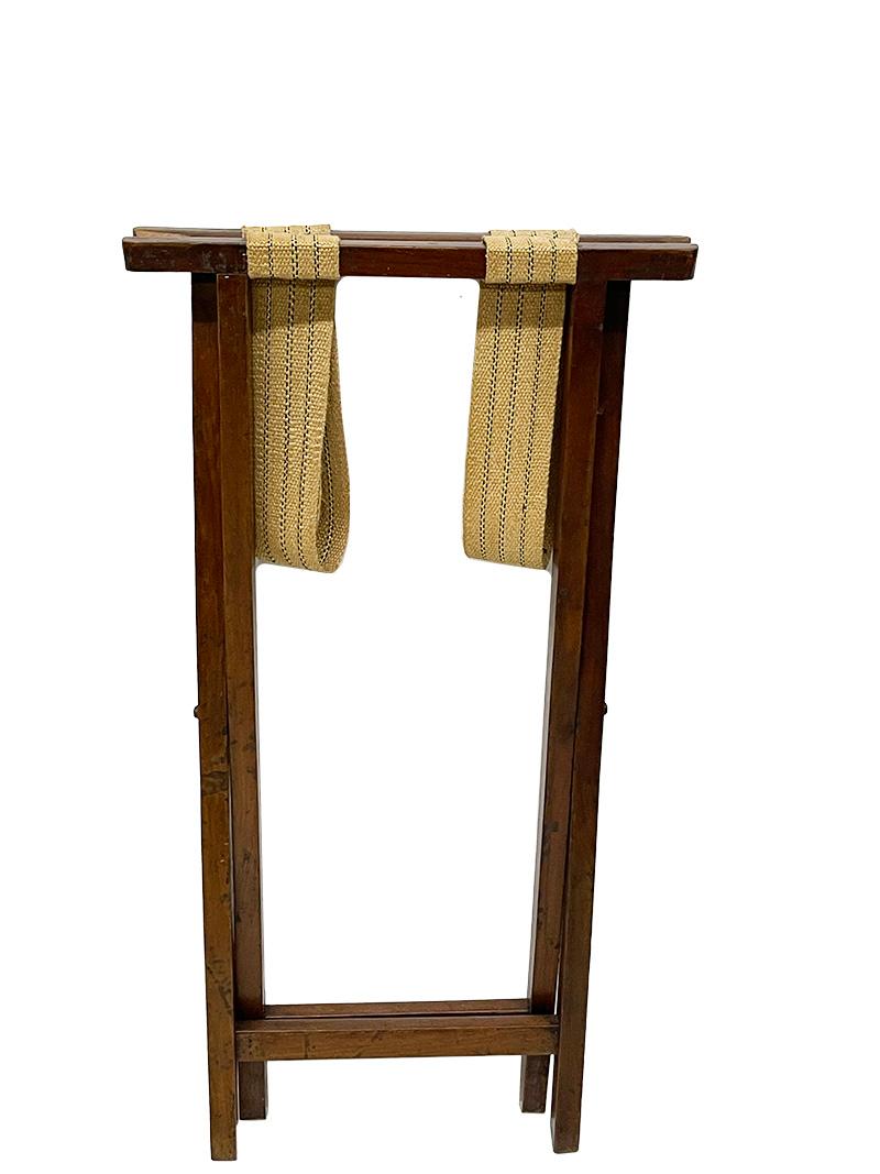Ein englisches Butler-Tablett des 19. Jahrhunderts auf einem Stand (Holz) im Angebot