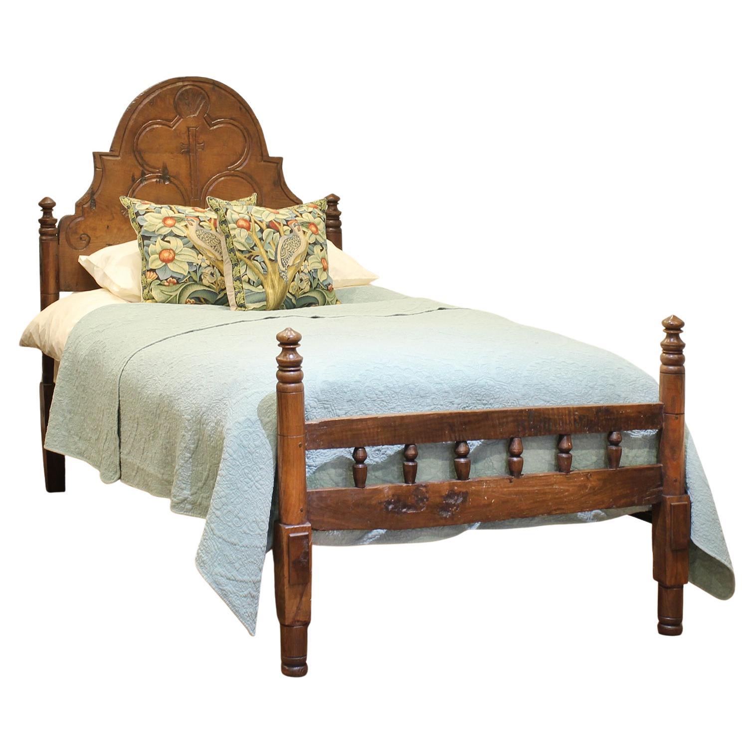 A 19th Century European Provincial Oak Single Bed WS21 For Sale