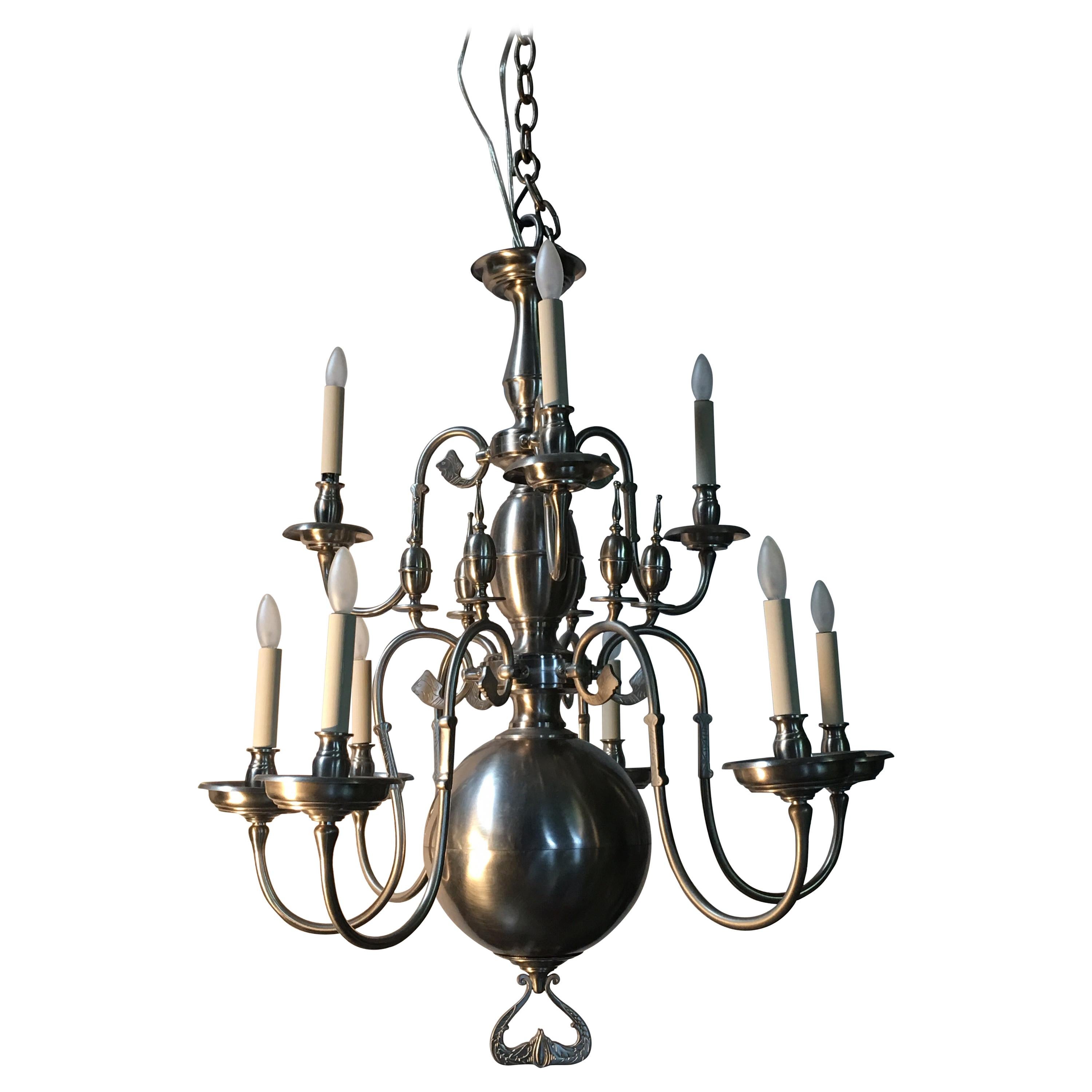 Lampadario fiammingo del XIX secolo con finitura in peltro