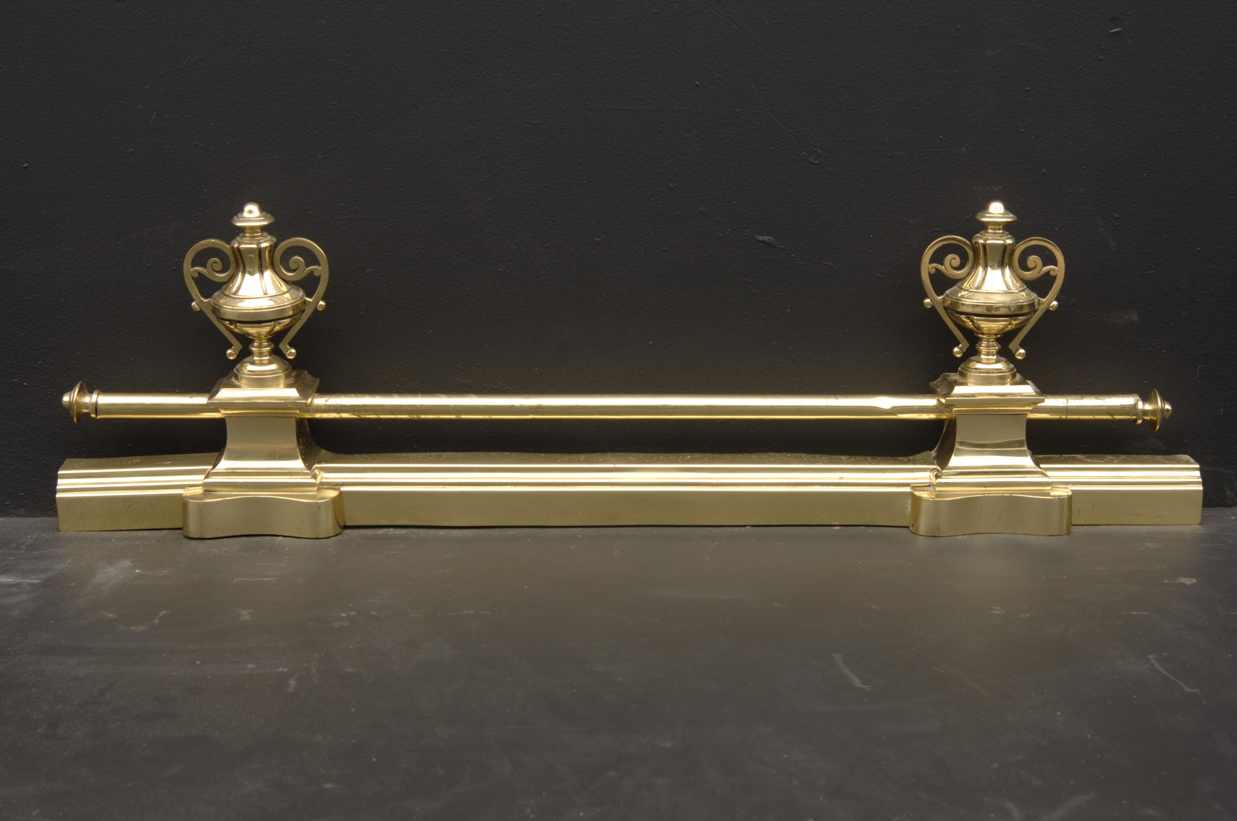 19th Century French Brass Fender In Good Condition For Sale In London, GB