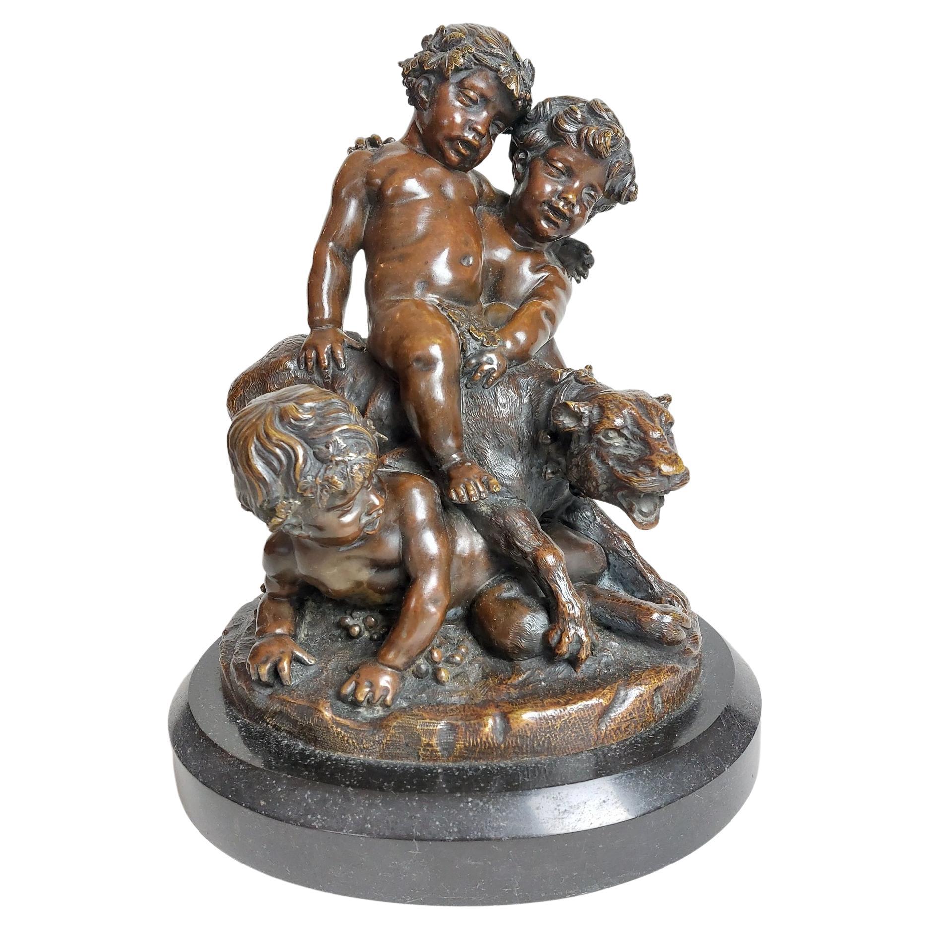 Bronze français du 19ème siècle représentant des chérubins jouant avec une panthère par Victor Paillar en vente