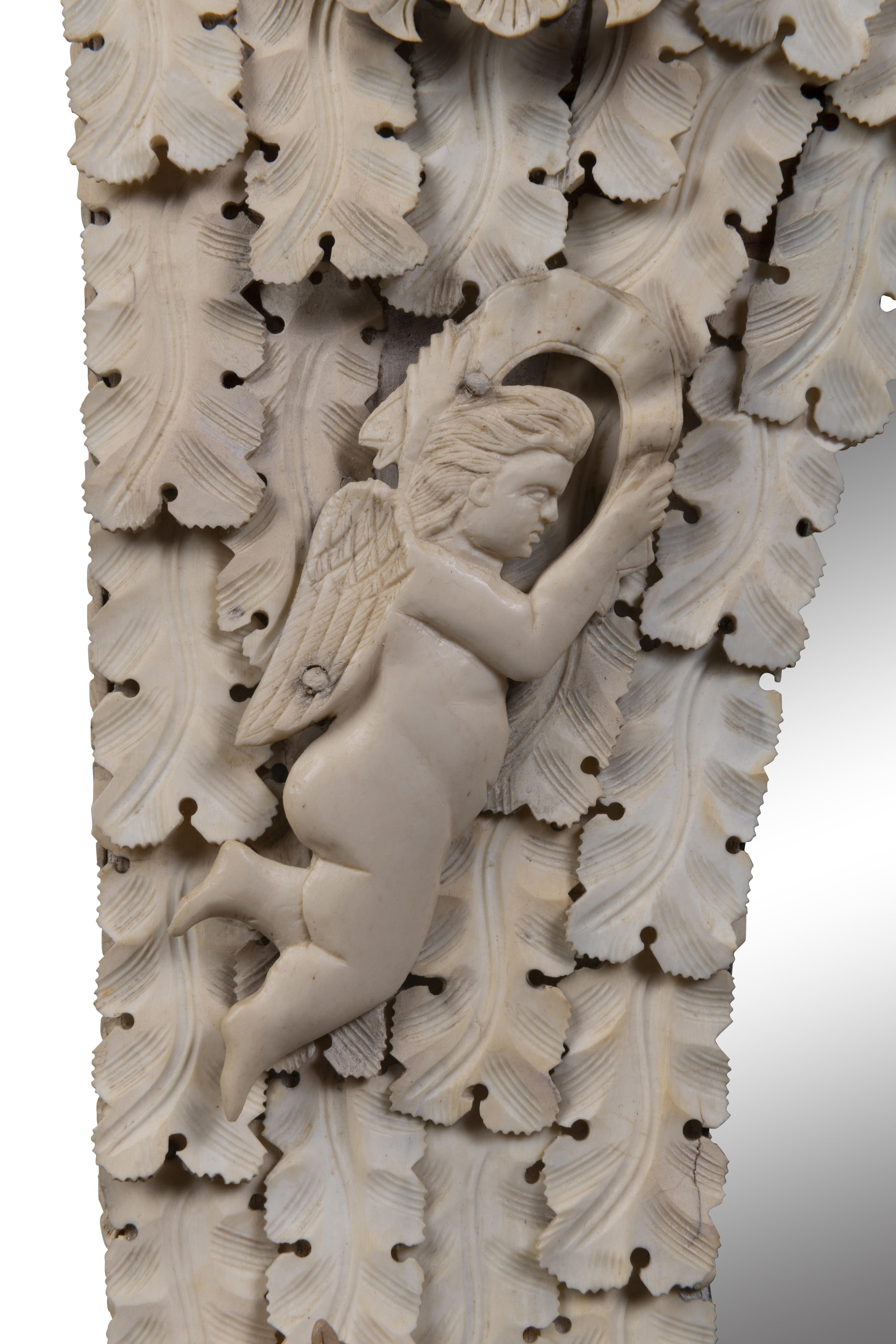 Legno massiccio Specchio intagliato francese del XIX secolo in vendita