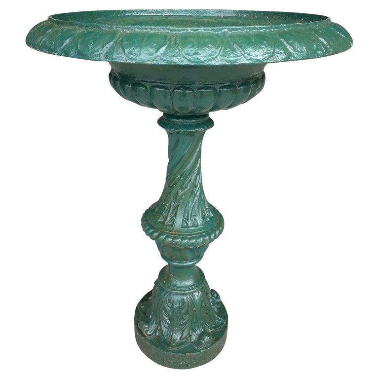 A 19th century French cast iron bird bath For Sale at 1stDibs