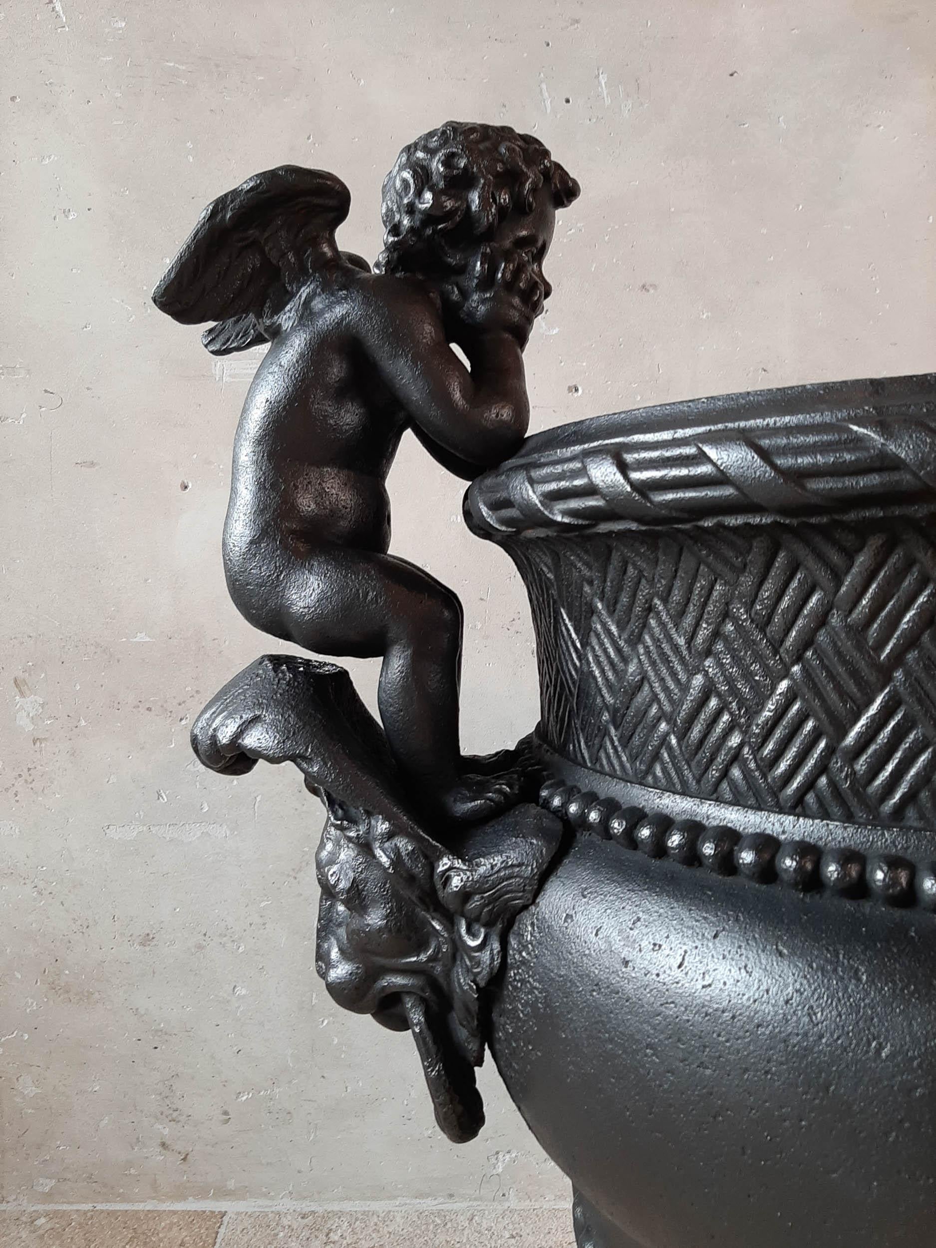 Moulage Urne en fonte française du 19ème siècle, moulée par A. Durenne, d'après Claude Ballin I