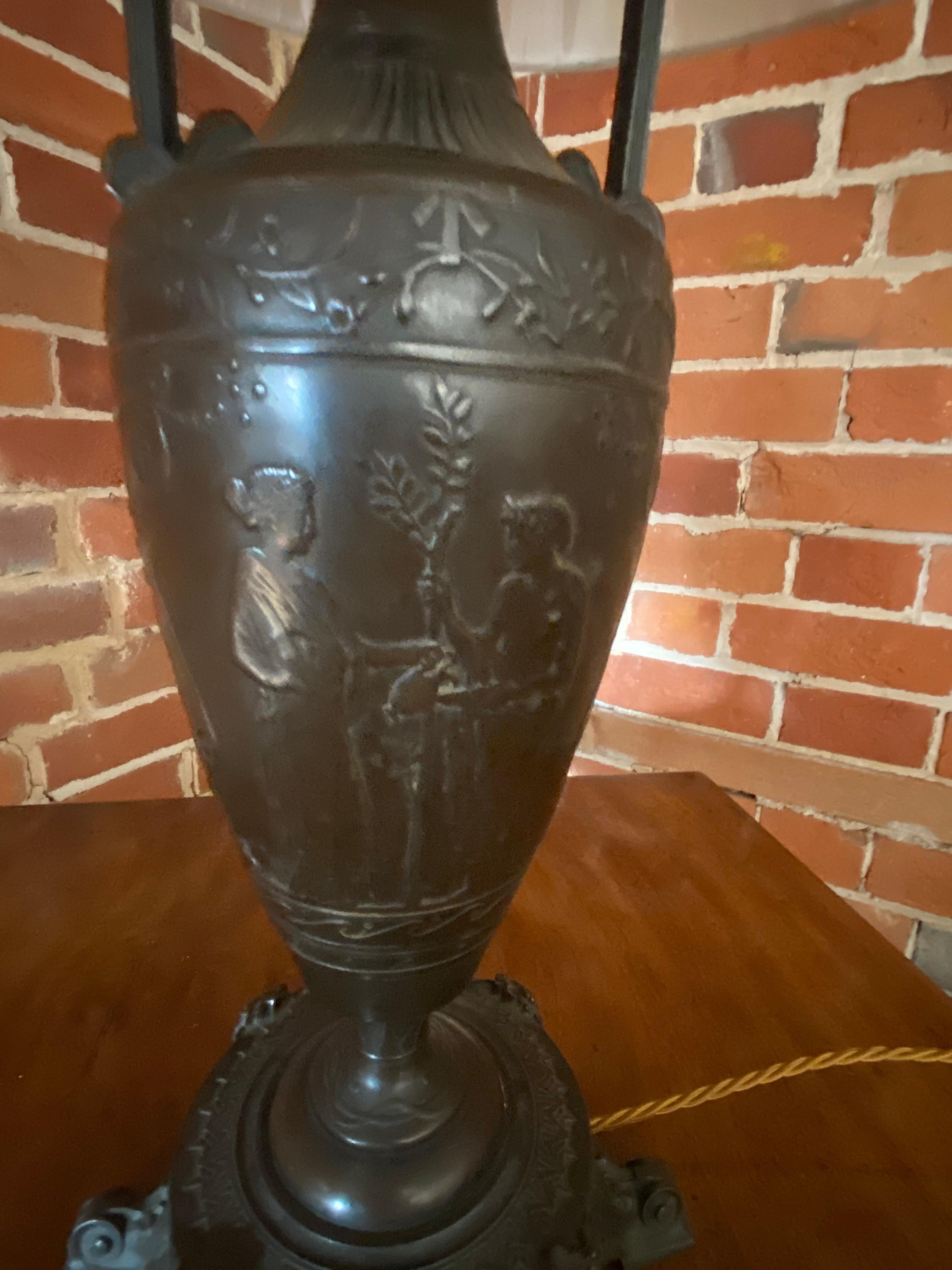 Cast 19th Century French Neo-Greek Classical Bronze Lamp by Henry Cahieux For Sale