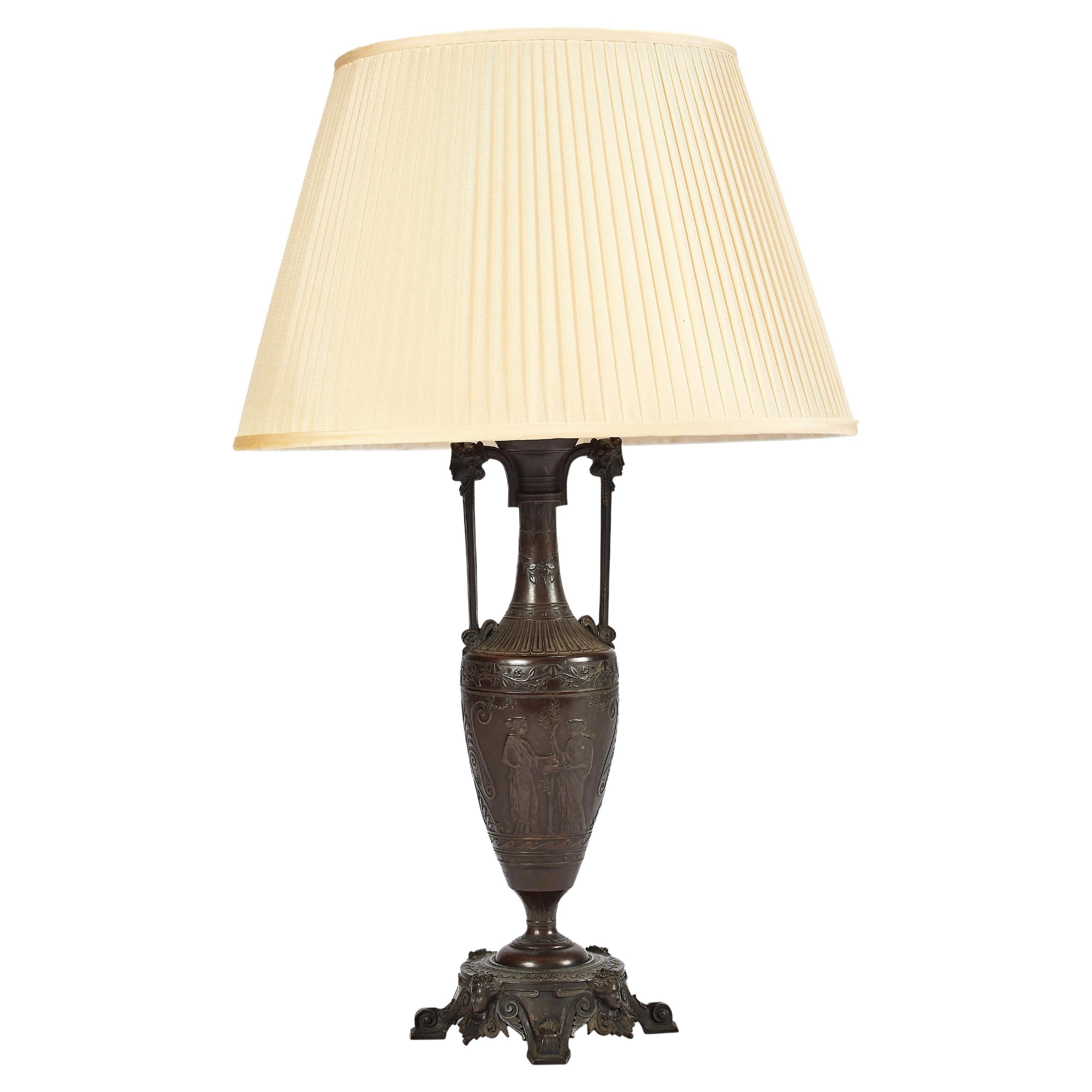 Lampada francese neo-greca classica in bronzo di Henry Cahieux del XIX secolo in vendita