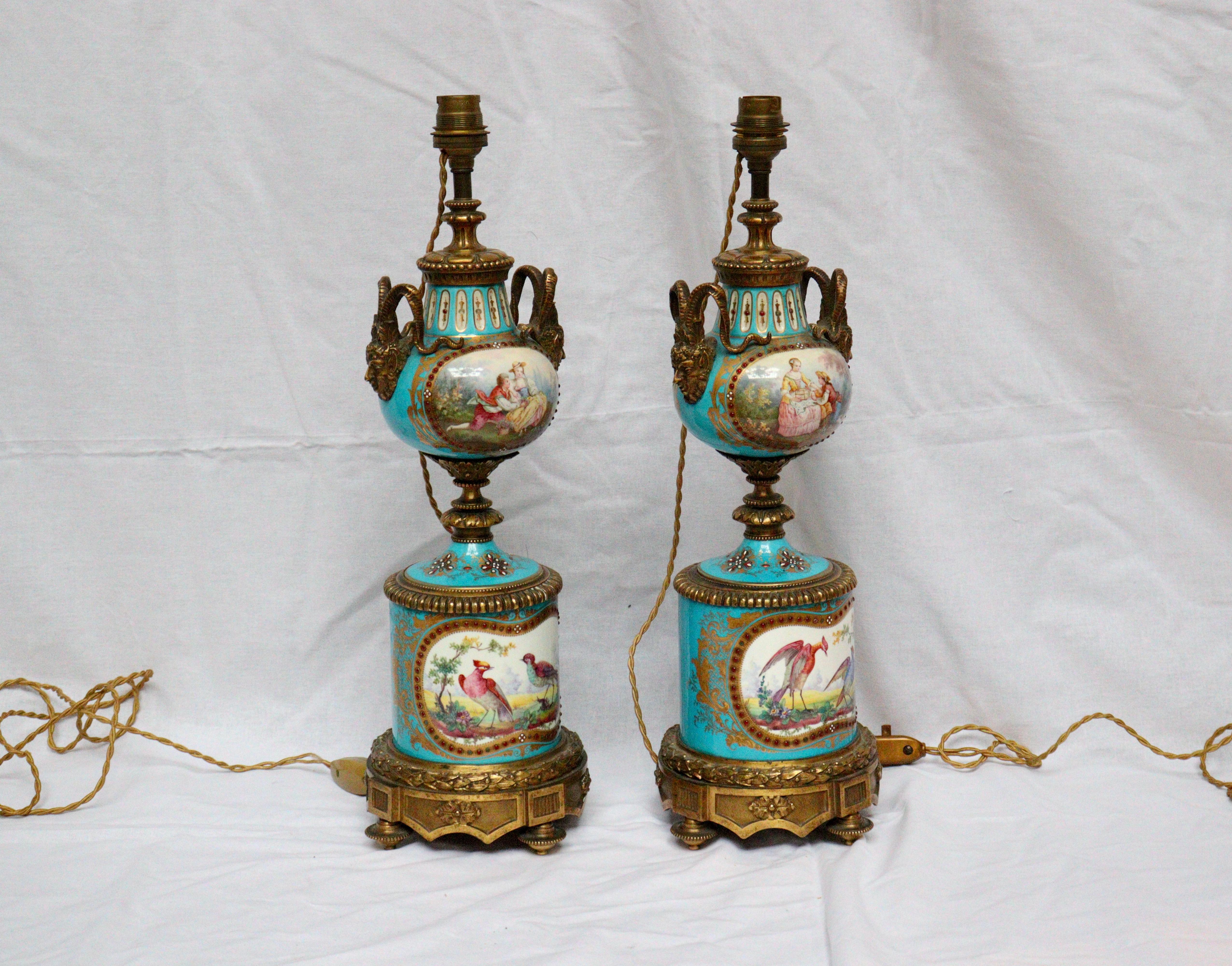 19th Century French Pair of Celeste Blue Ground Sèvres Porcelain Vases In Good Condition In Saint-Ouen, FR