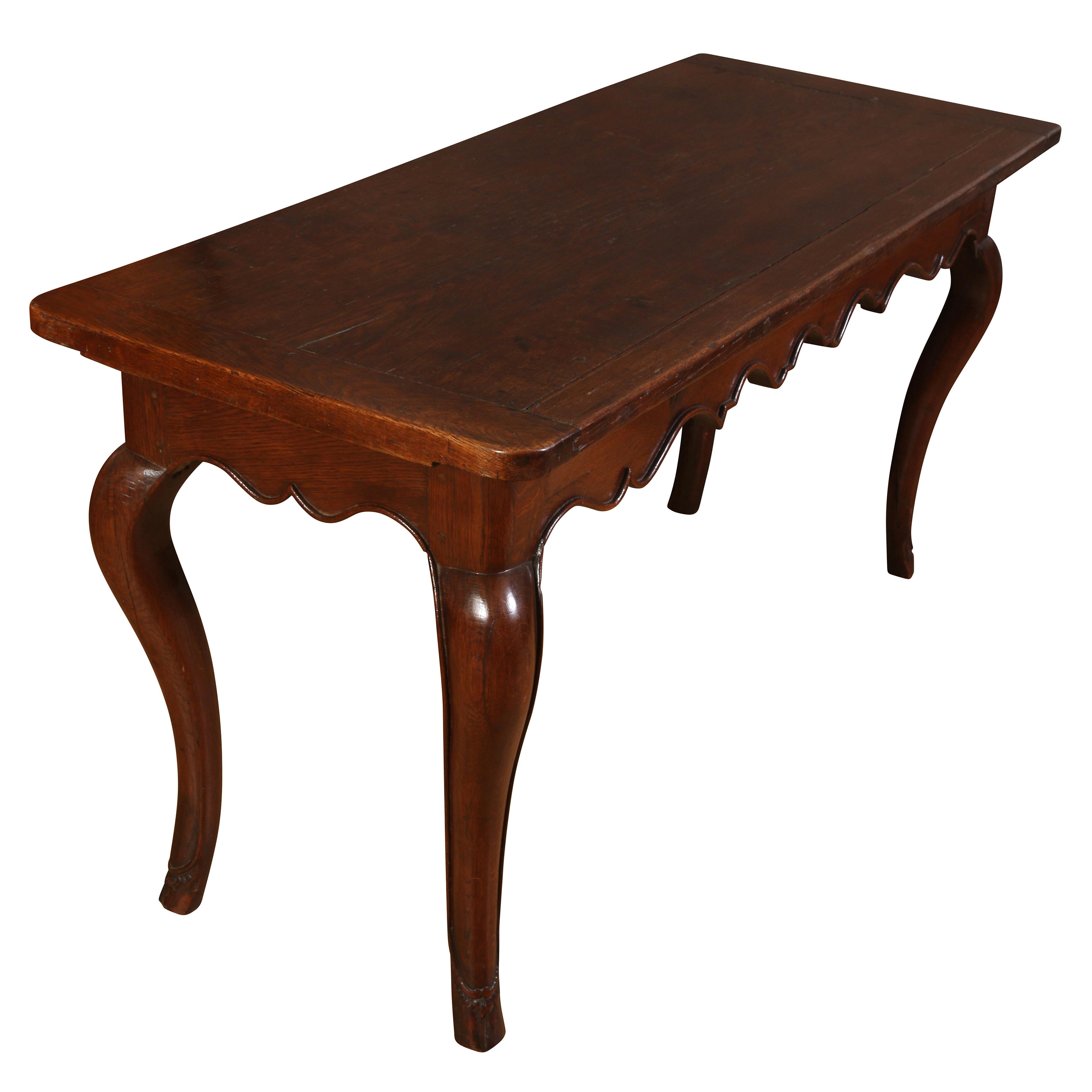 A 19th Century French Provincial Oak Hall Table   In Good Condition For Sale In New York, NY