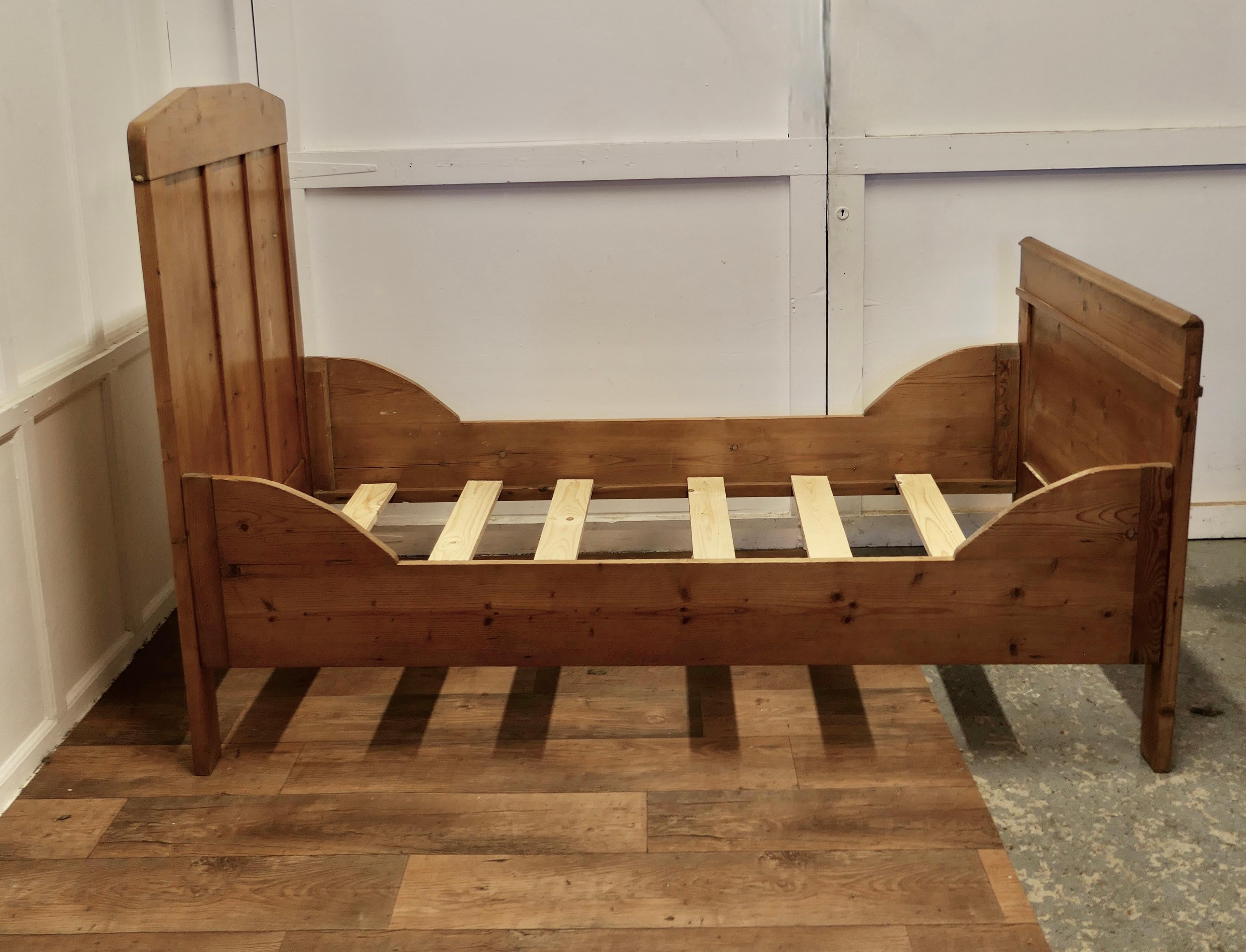 antique pine bed