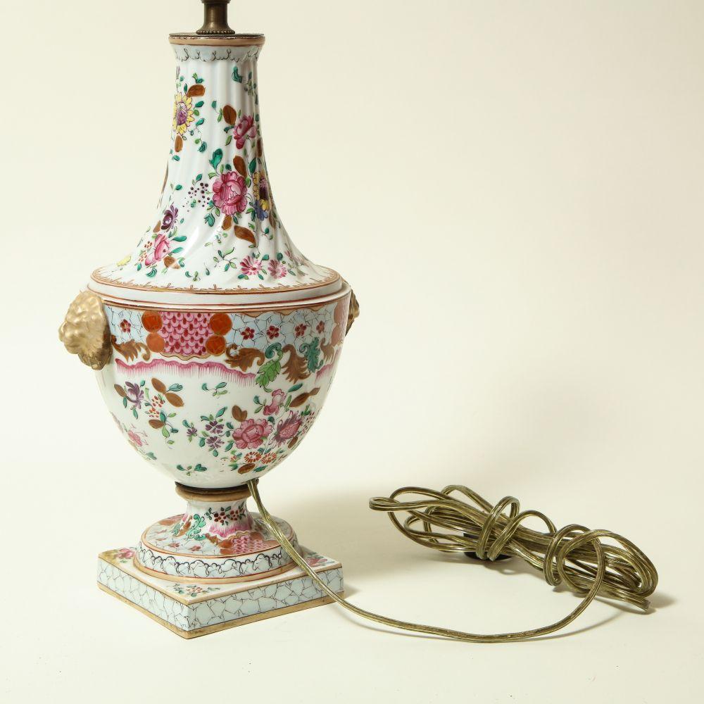 A 19th Century French Samson Famille Rose Porcelain Lamp In Good Condition For Sale In New York, NY