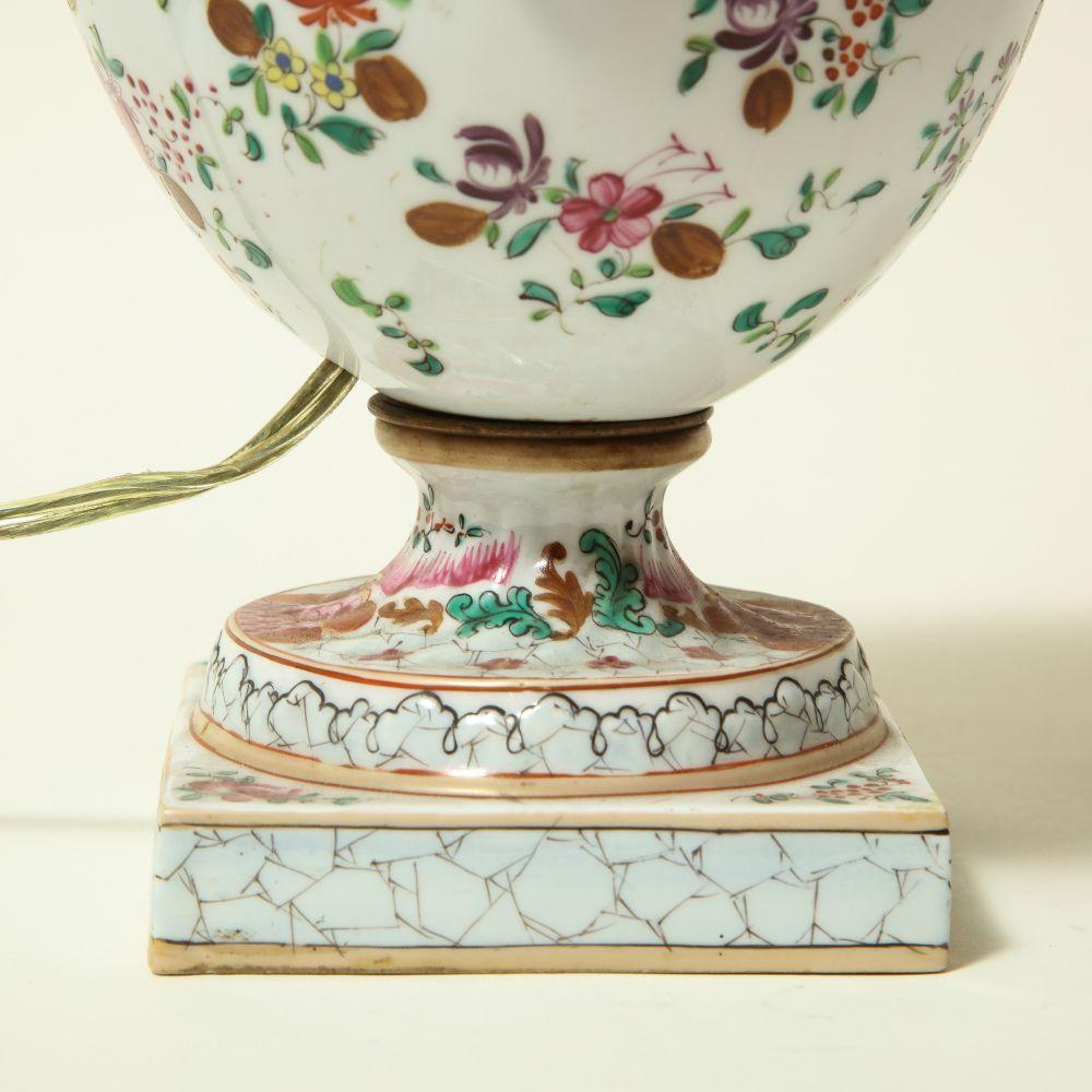 A 19th Century French Samson Famille Rose Porcelain Lamp For Sale 1