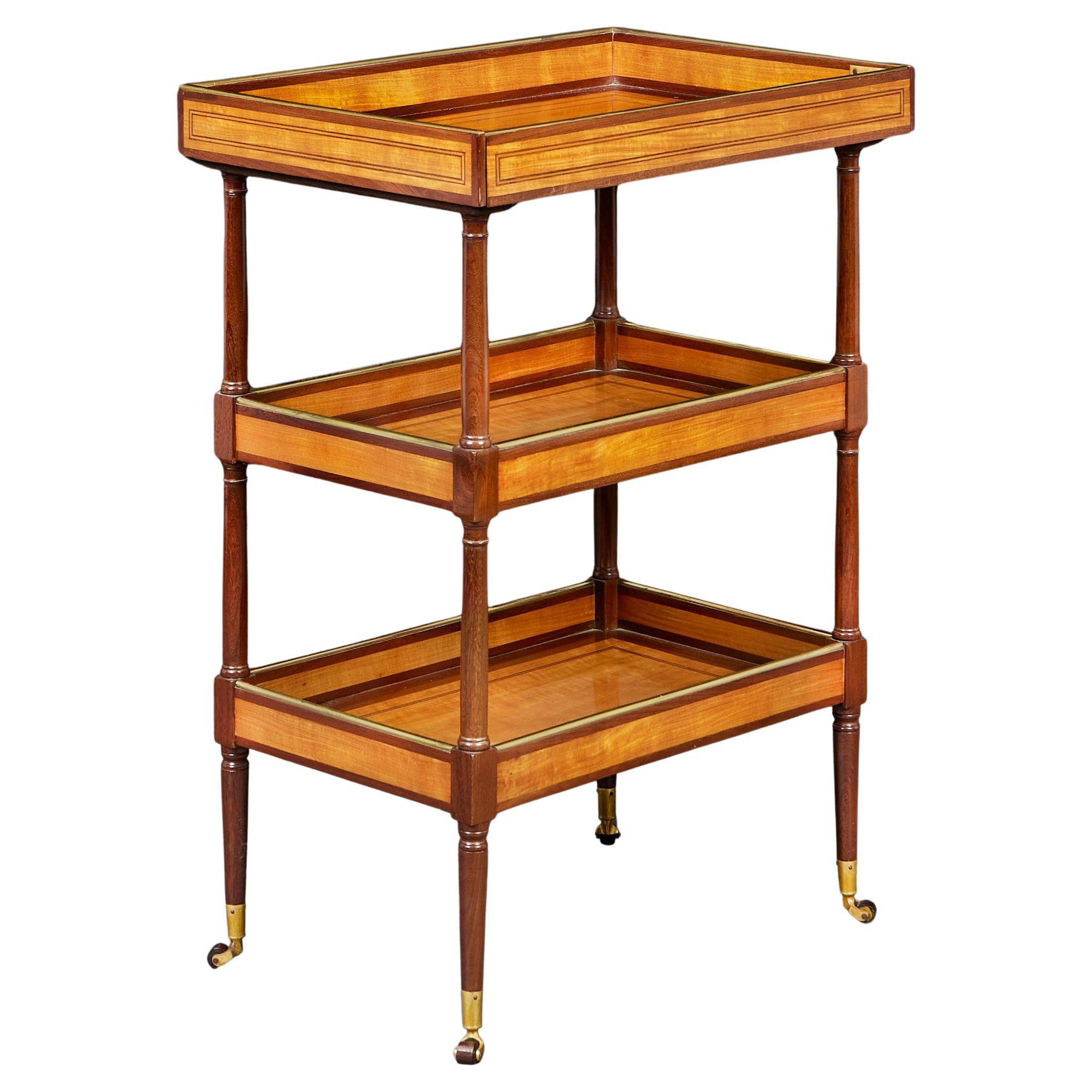 Une étagère française du 19ème siècle en bois de satin