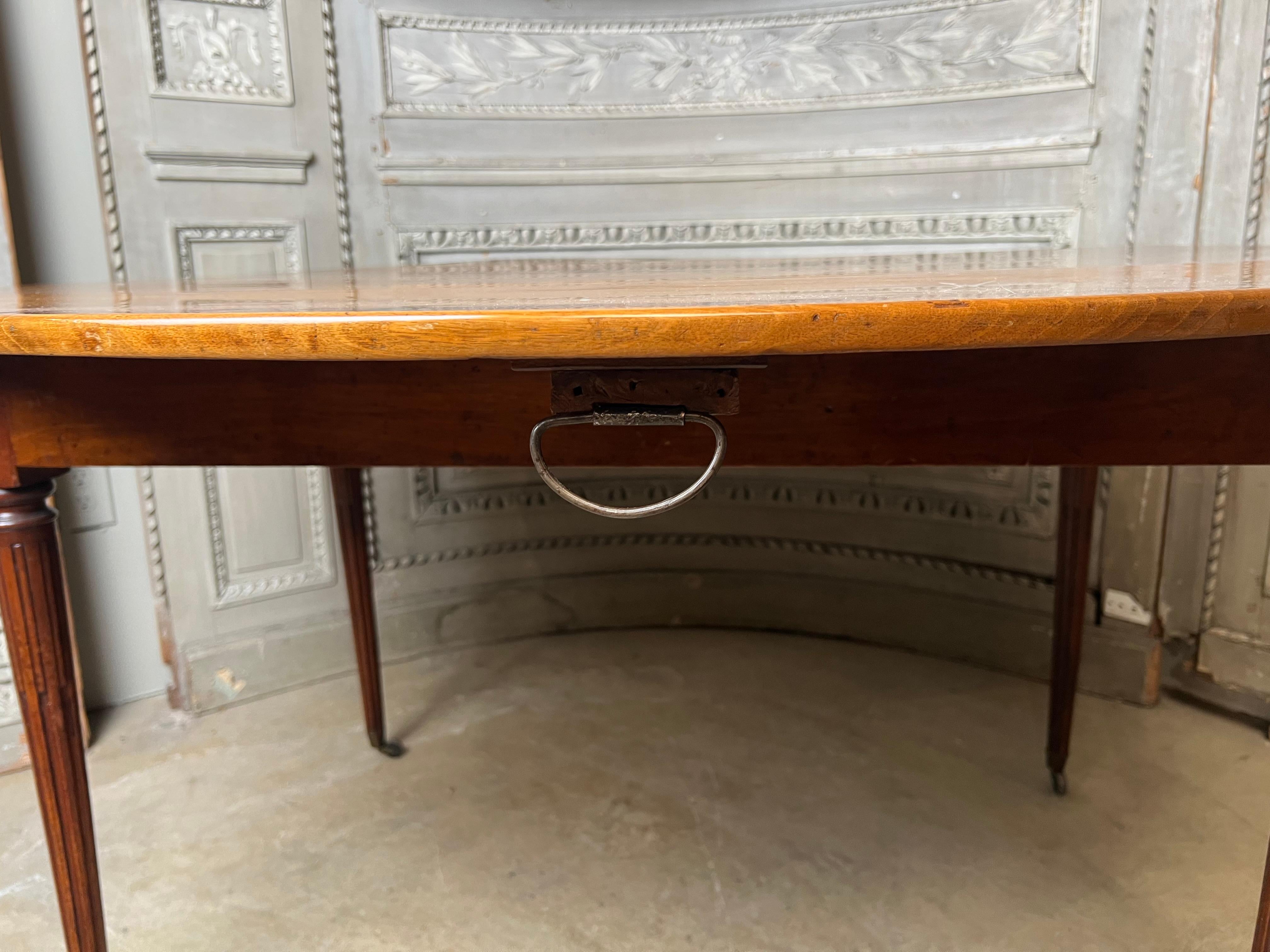 Table de salle à manger à abattant en noyer français du XIXe siècle Bon état - En vente à Dallas, TX