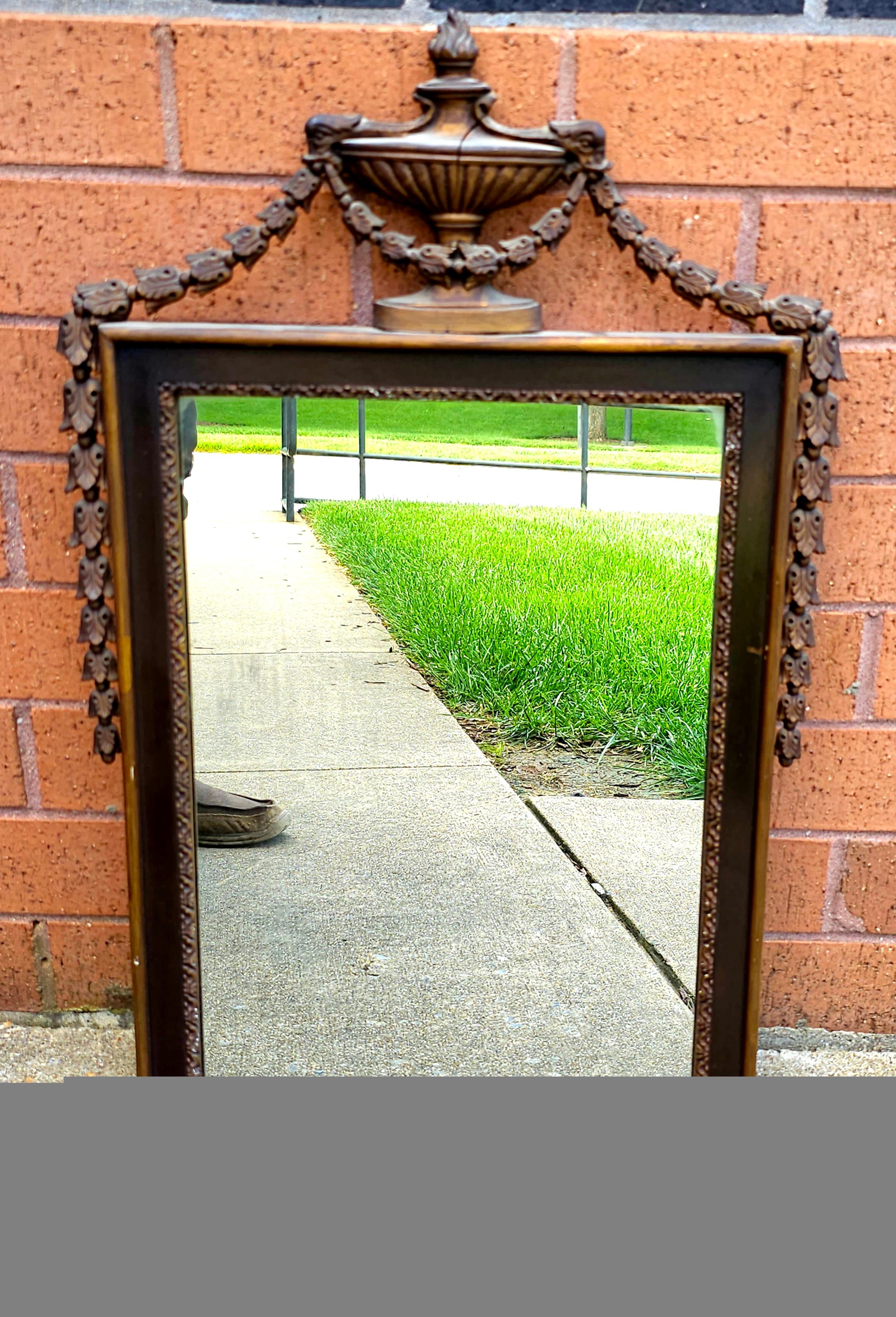 American A 19th Century George III Style Parcel Gilt Mahogany Mirror For Sale