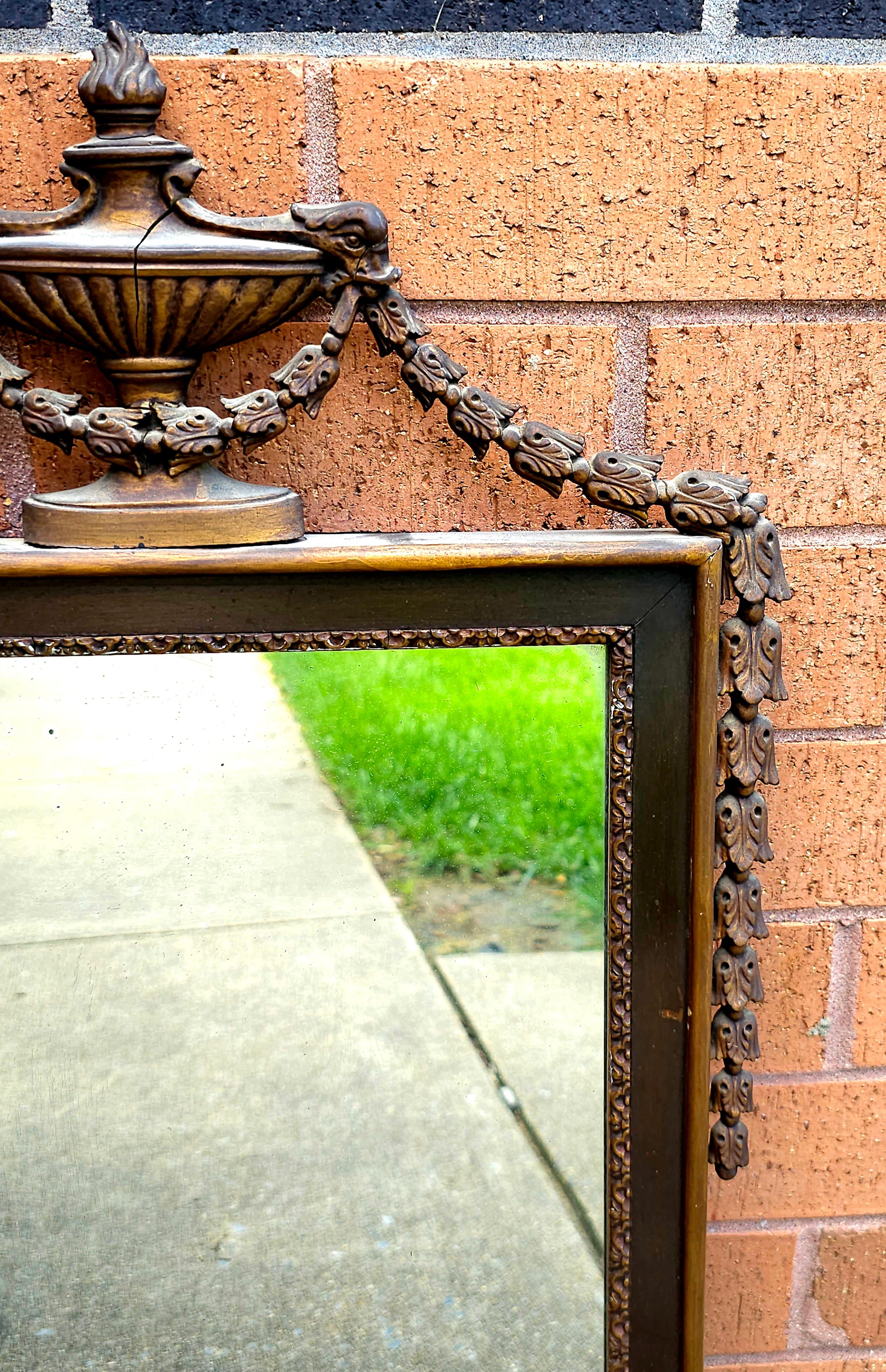 Miroir de style George III du 19ème siècle en acajou doré à la feuille Bon état - En vente à Germantown, MD