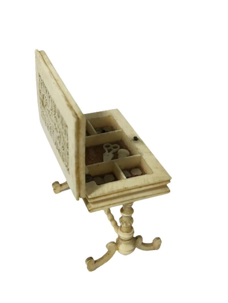 19th Century German Doll House Miniature Furniture In Good Condition For Sale In Delft, NL