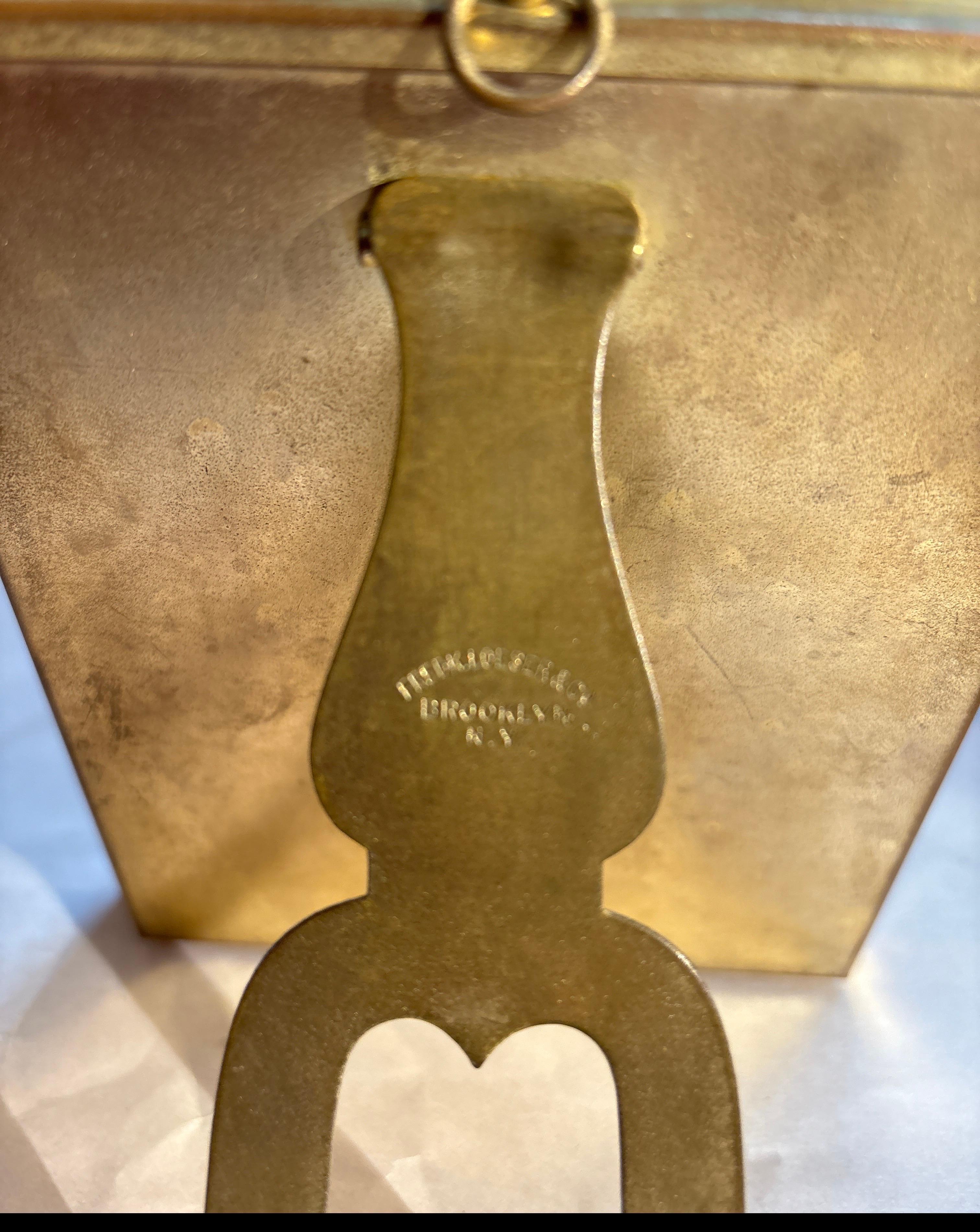 Doré Cadre en bronze doré du 19e siècle. en vente