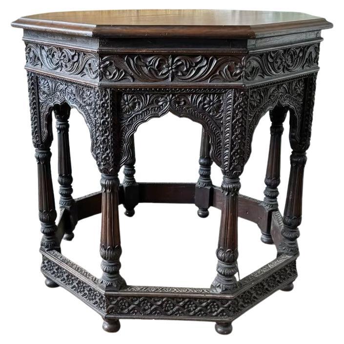 Una mesa de centro india del siglo XIX