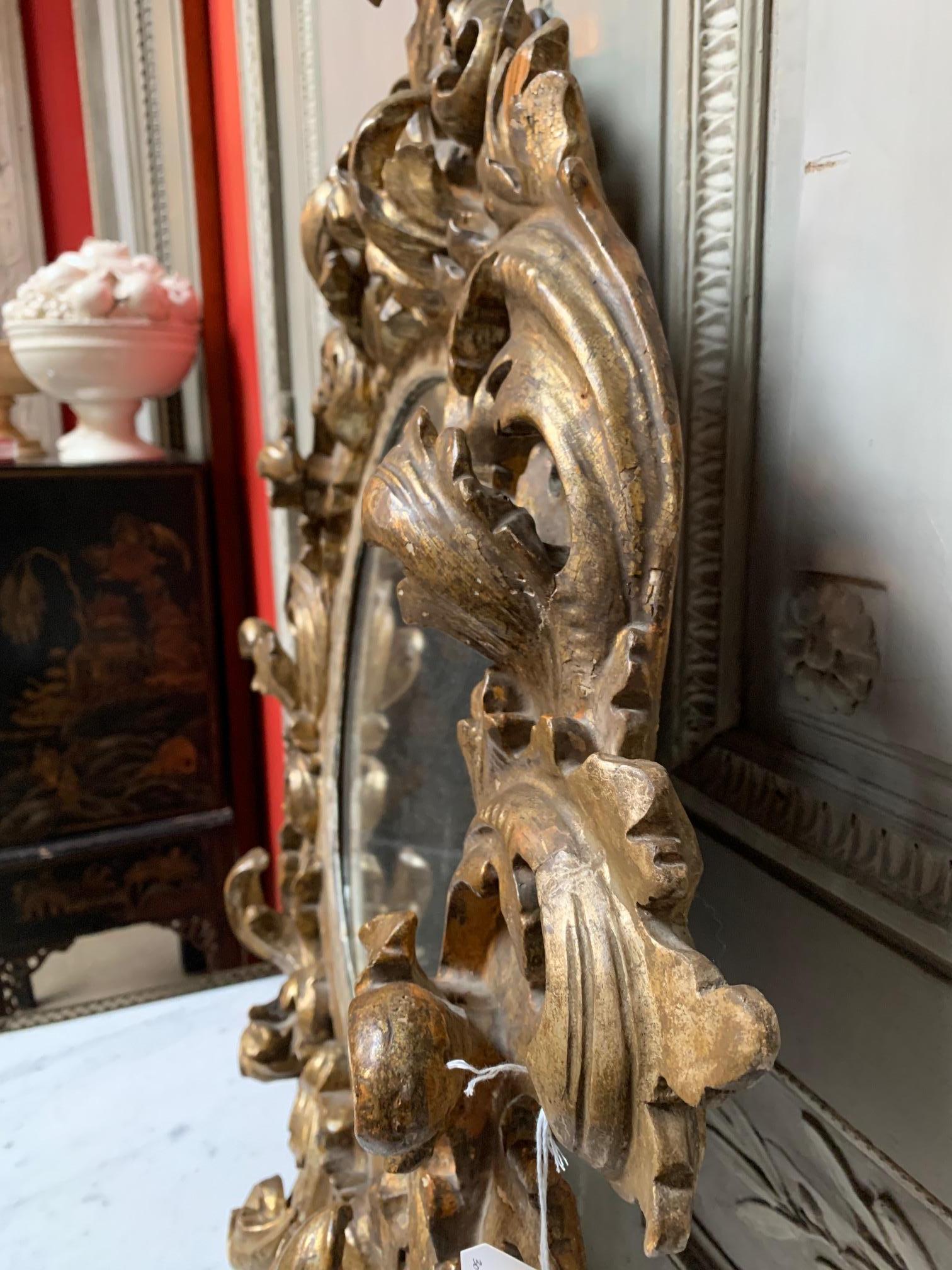 19th Century Italian Carved and Giltwood Round Baroque Style Mirror In Good Condition In Dallas, TX