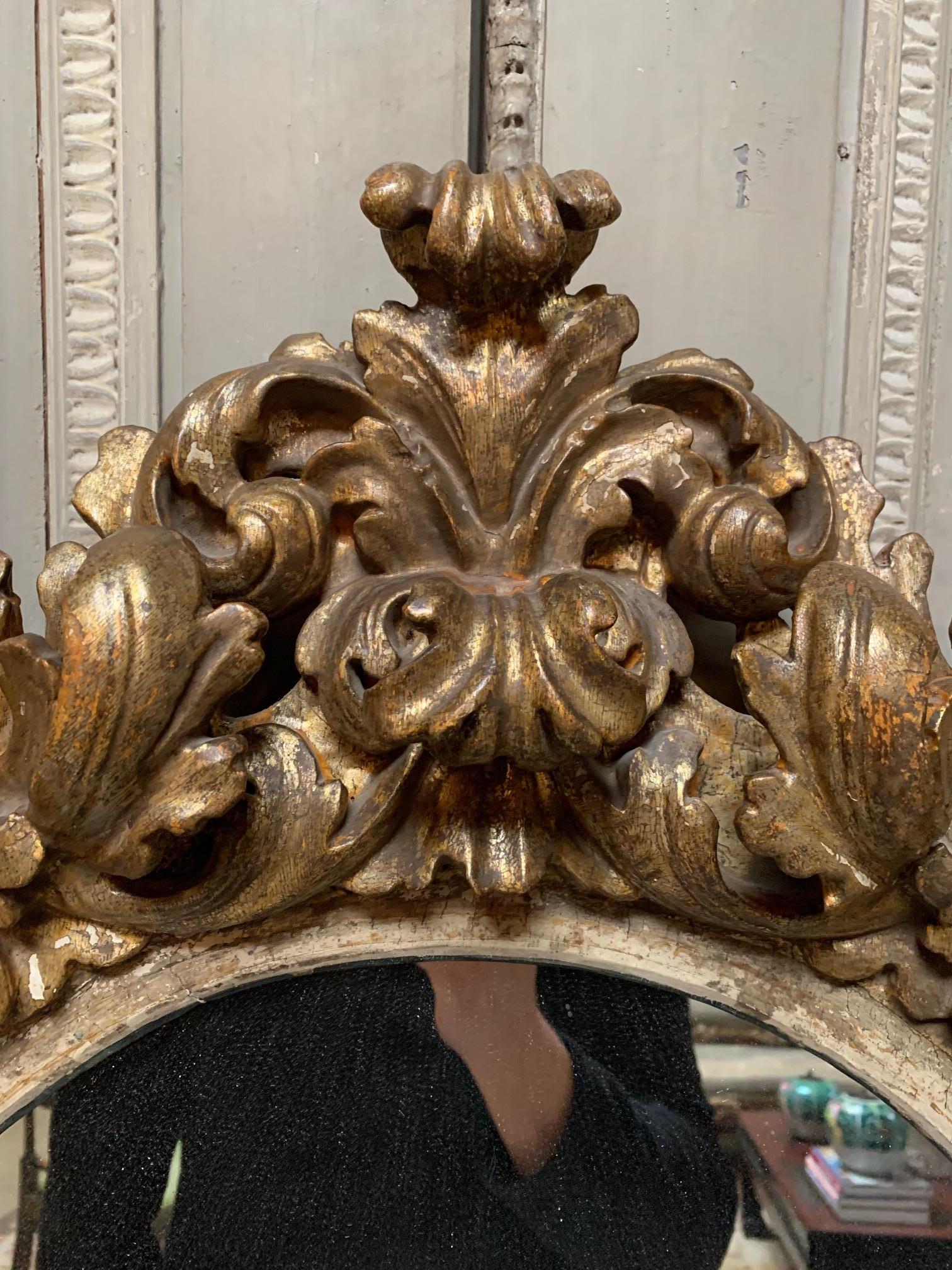 19th Century Italian Carved and Giltwood Round Baroque Style Mirror 1